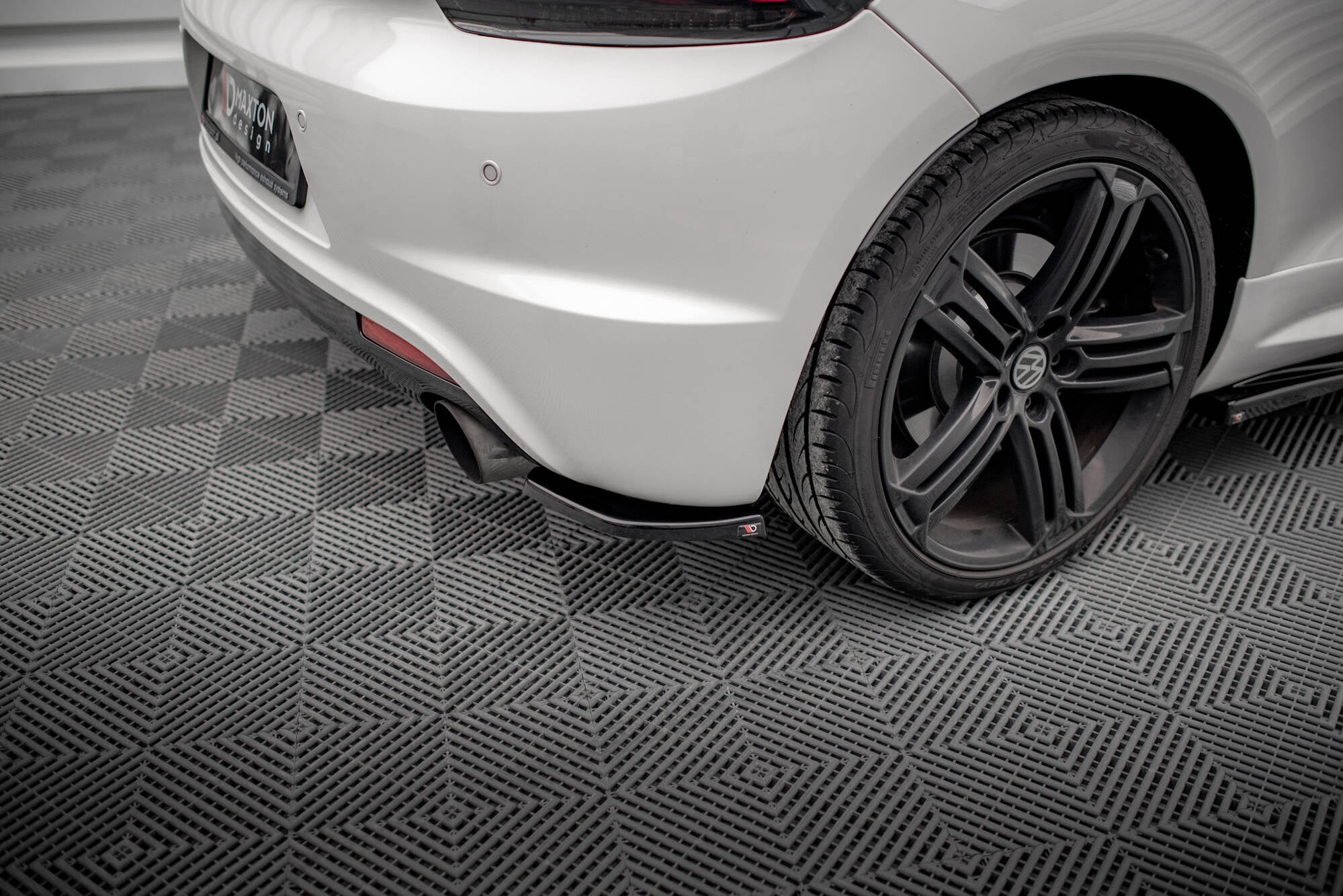 Maxton Design Splitters laterales traseros V.2 para Volkswagen Scirocco R Mk3 - imagen 1