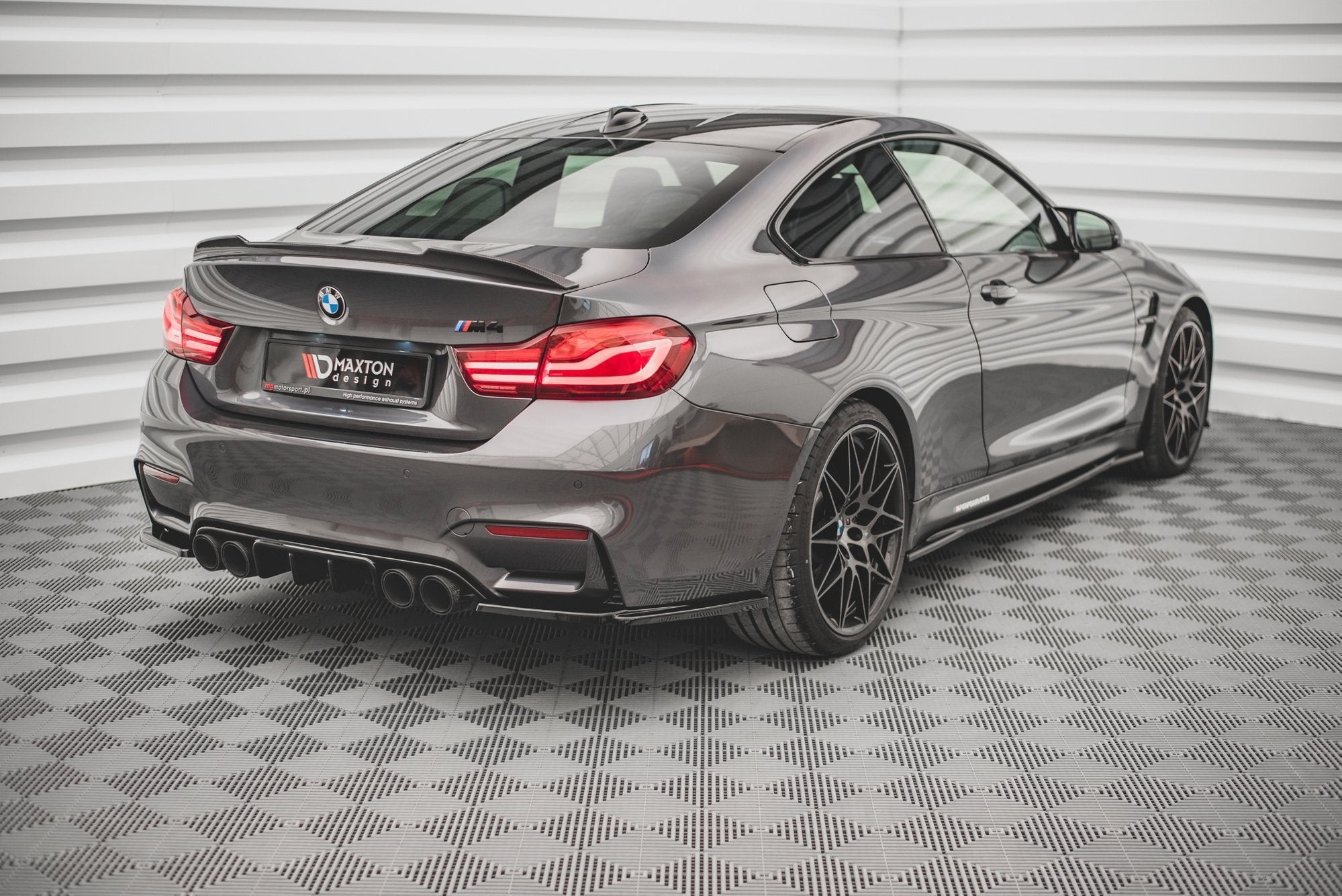 Maxton Design Splitters laterales traseros V.3 para BMW M4 F82 - imagen 1