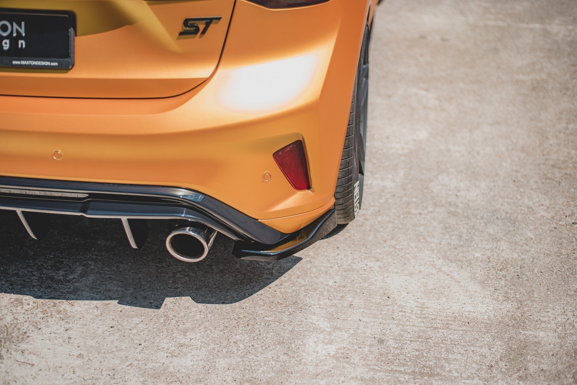 Maxton Design Splitters laterales traseros V.3 (For Rear Valance V.3) para Ford Focus Hatchback ST Mk4 - imagen 4