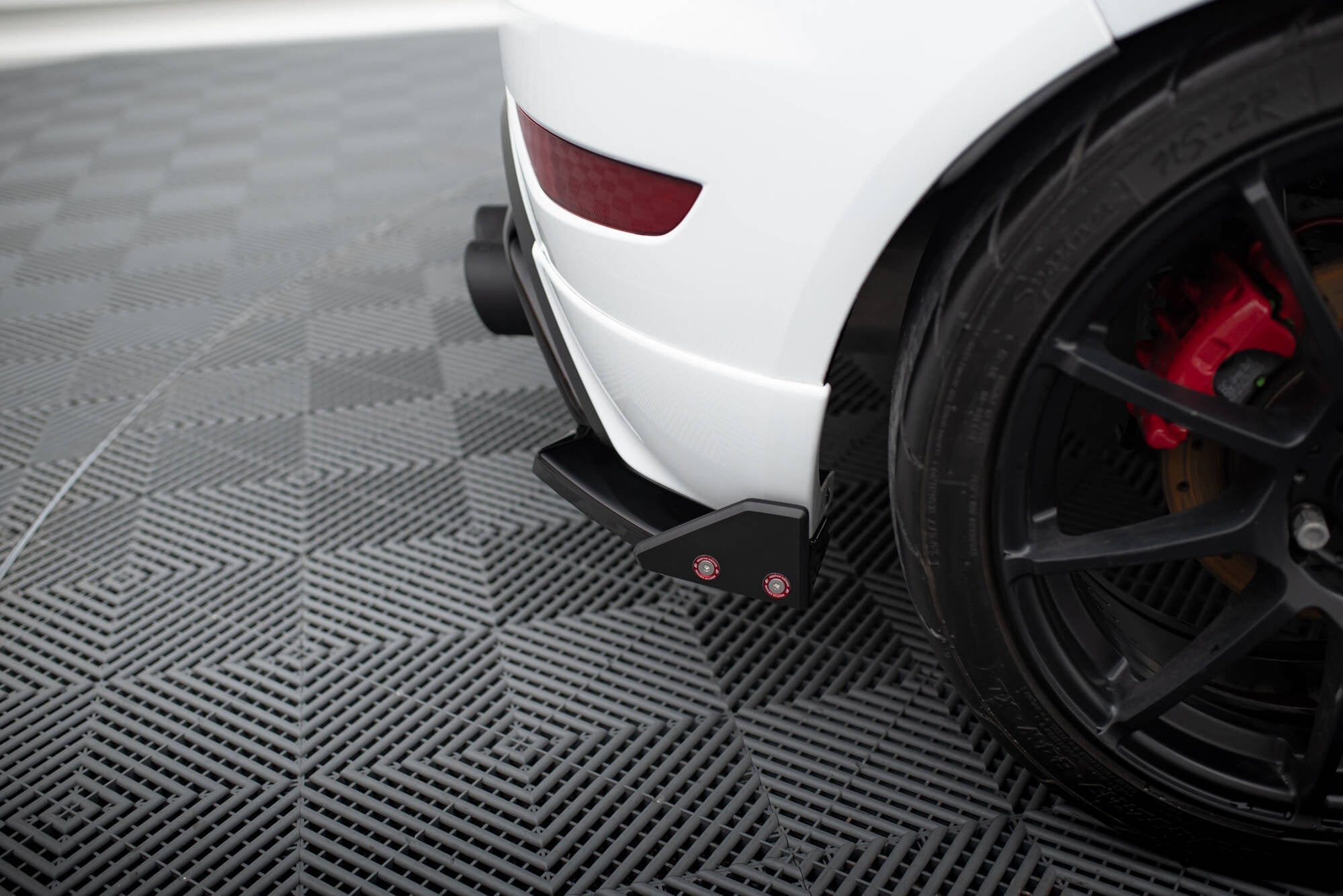 Maxton Design Splitters laterales traseros V.3 + Flaps para Ford Fiesta ST Mk7 Facelift - imagen 4