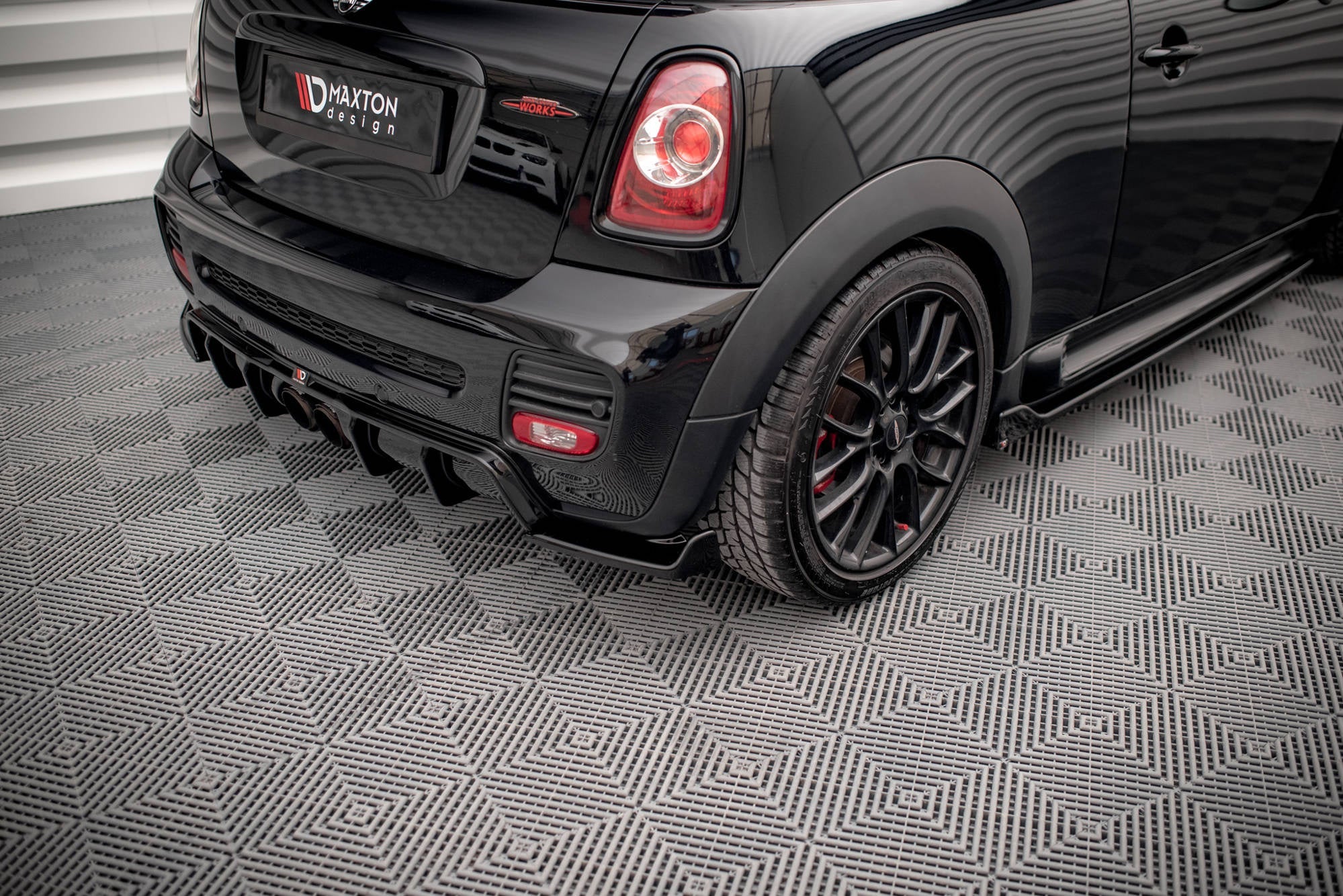 Maxton Design Splitters laterales traseros V.3 para Mini Cooper John Cooper Works R56 - imagen 1
