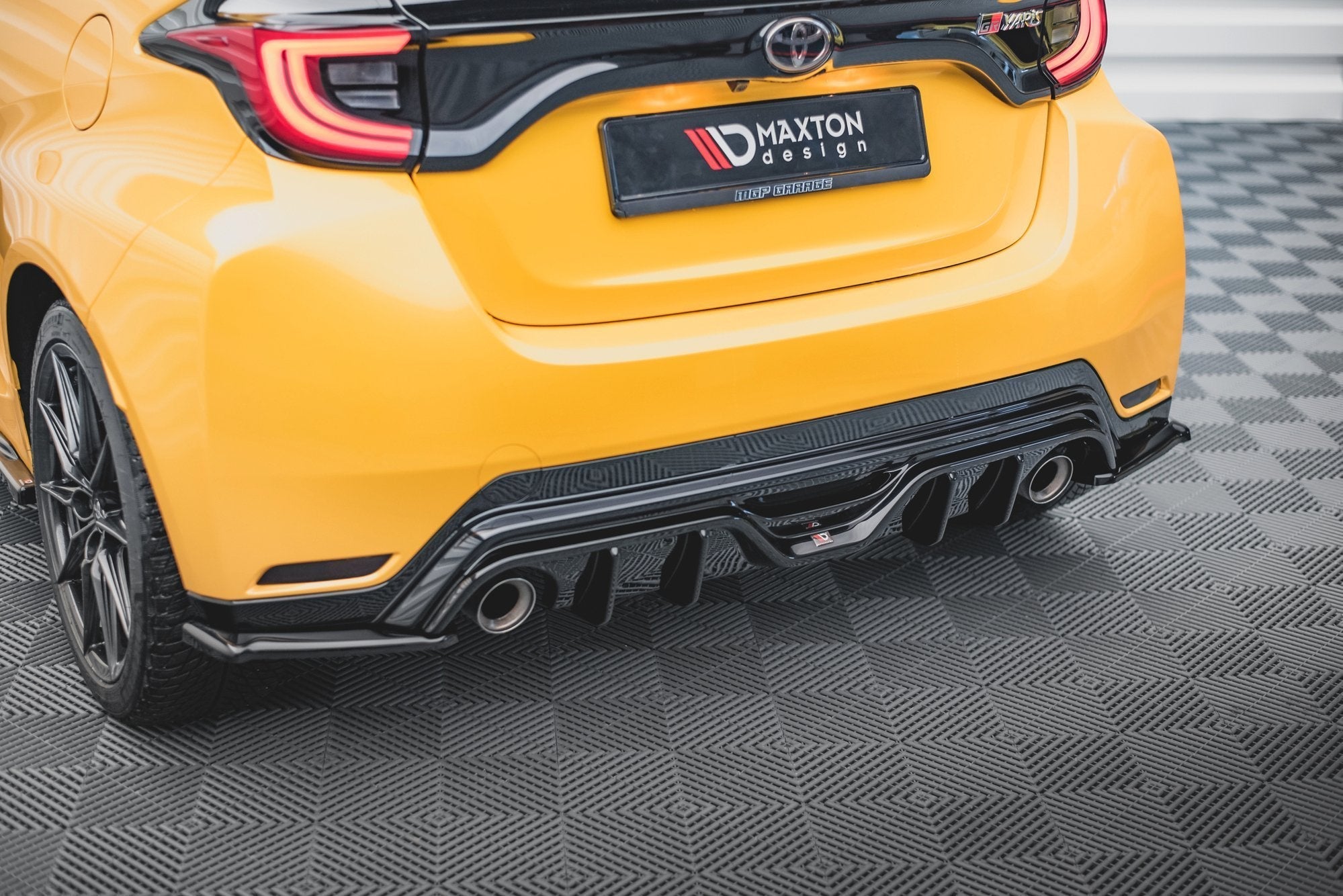 Maxton Design Splitters laterales traseros V.3 para Toyota GR Yaris Mk4 - imagen 3