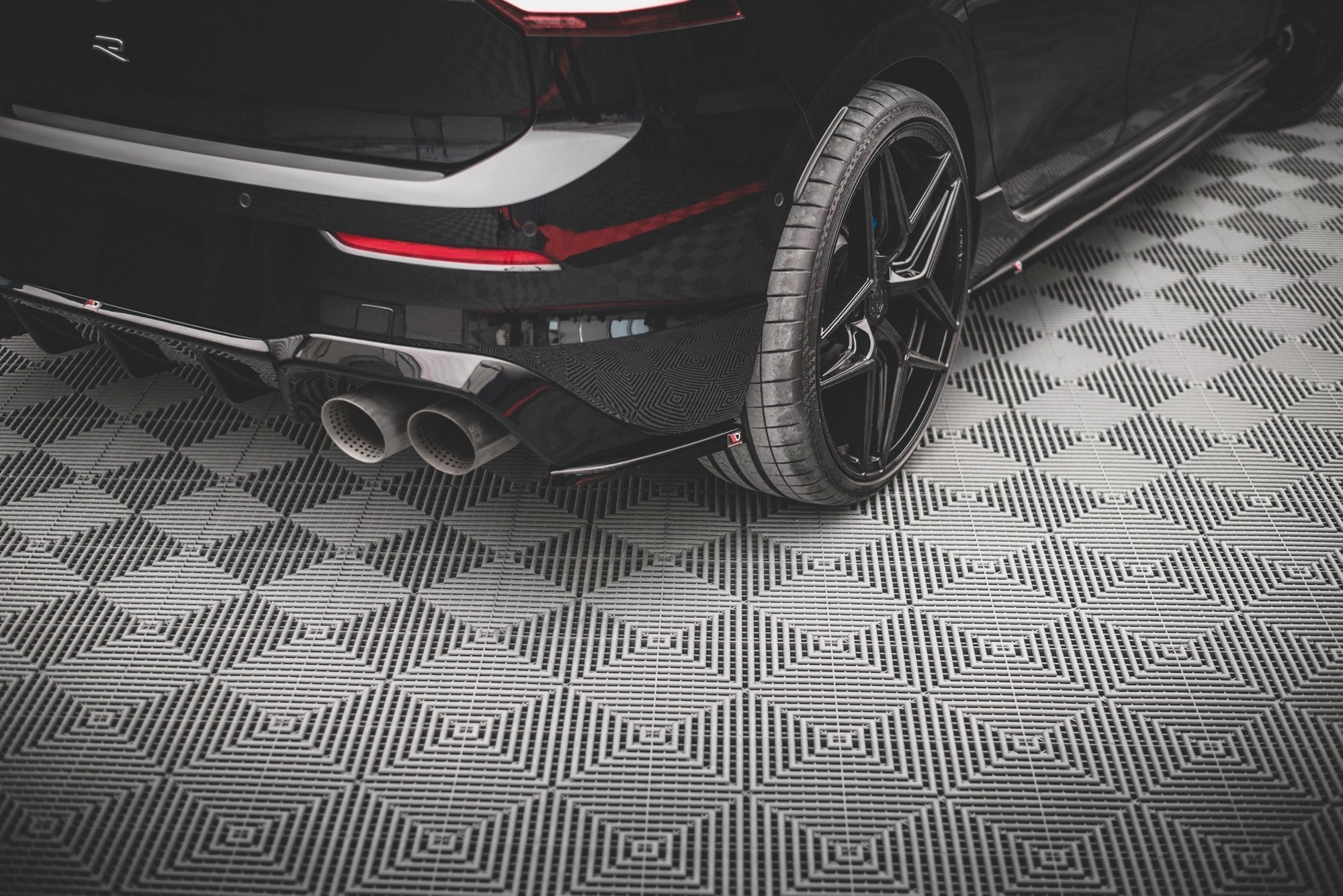 Maxton Design Splitters laterales traseros V.3 para Volkswagen Golf R Hatchback Mk8 para only with : VW-GO-8-R-RS1. - imagen 1