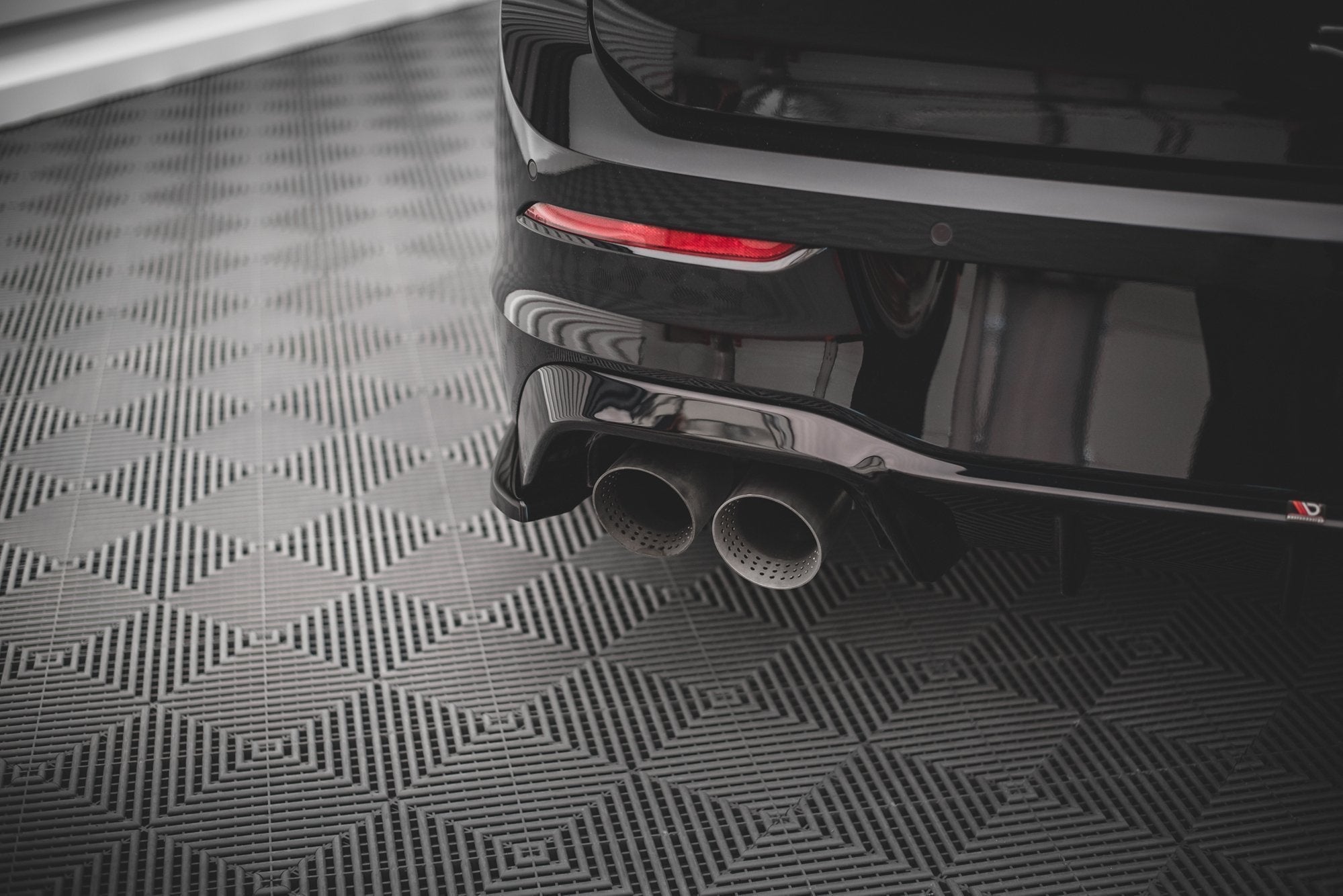 Maxton Design Splitters laterales traseros V.3 para Volkswagen Golf R Hatchback Mk8 para only with : VW-GO-8-R-RS1. - imagen 4