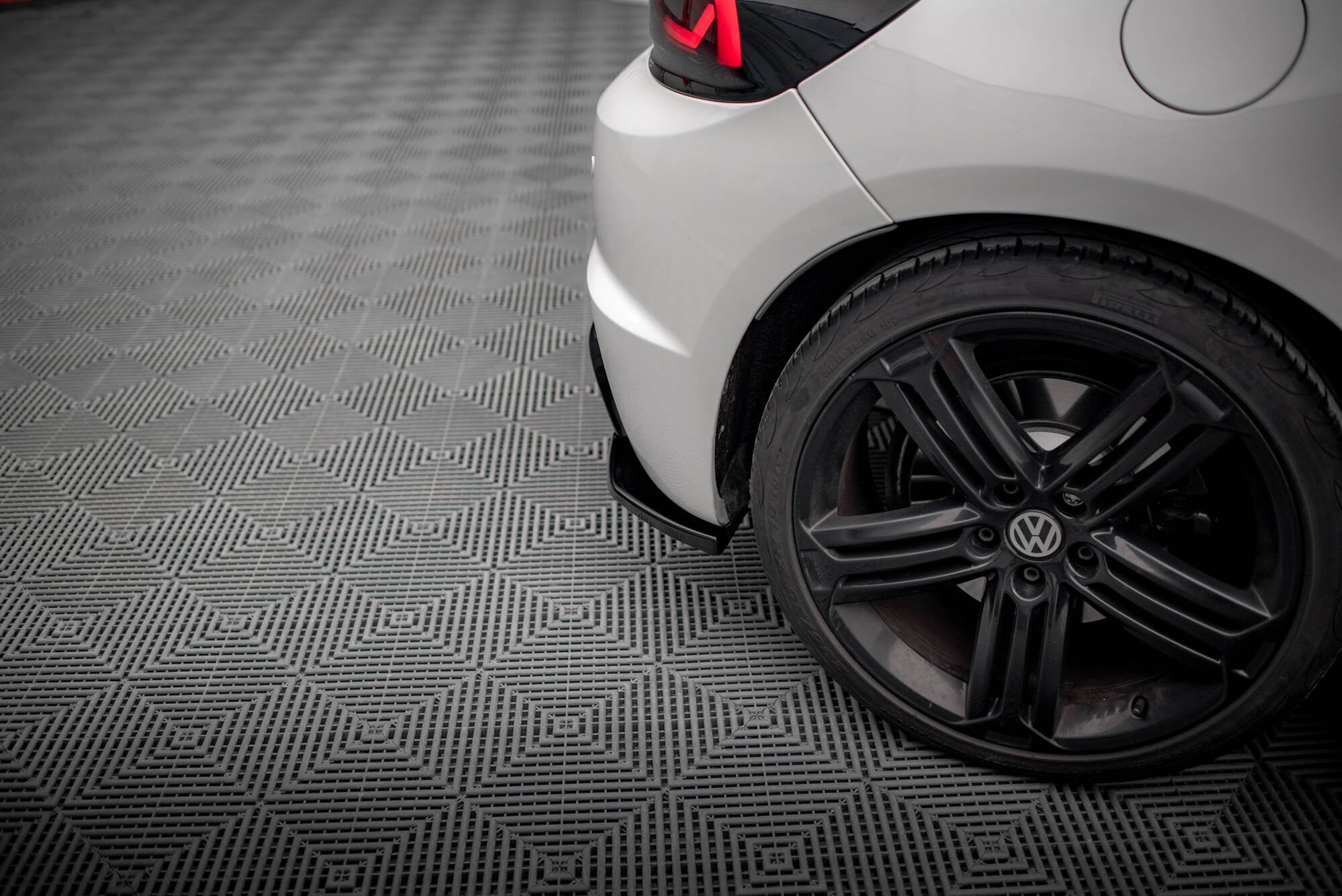 Maxton Design Splitters laterales traseros V.3 para Volkswagen Scirocco R Mk3 - imagen 2
