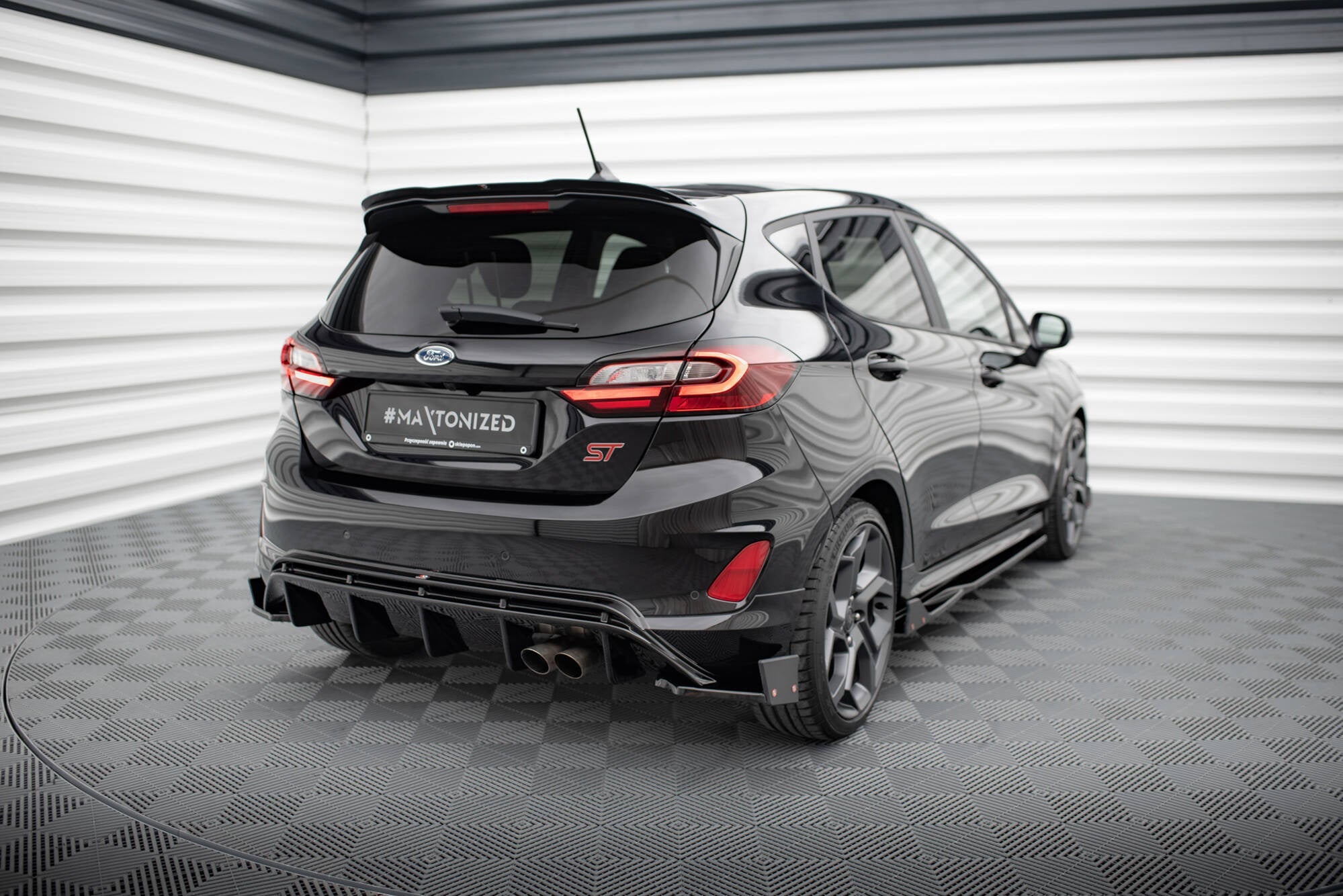 Maxton Design Splitters laterales traseros V.4 + Flaps para Ford Fiesta ST Mk8 - imagen 2