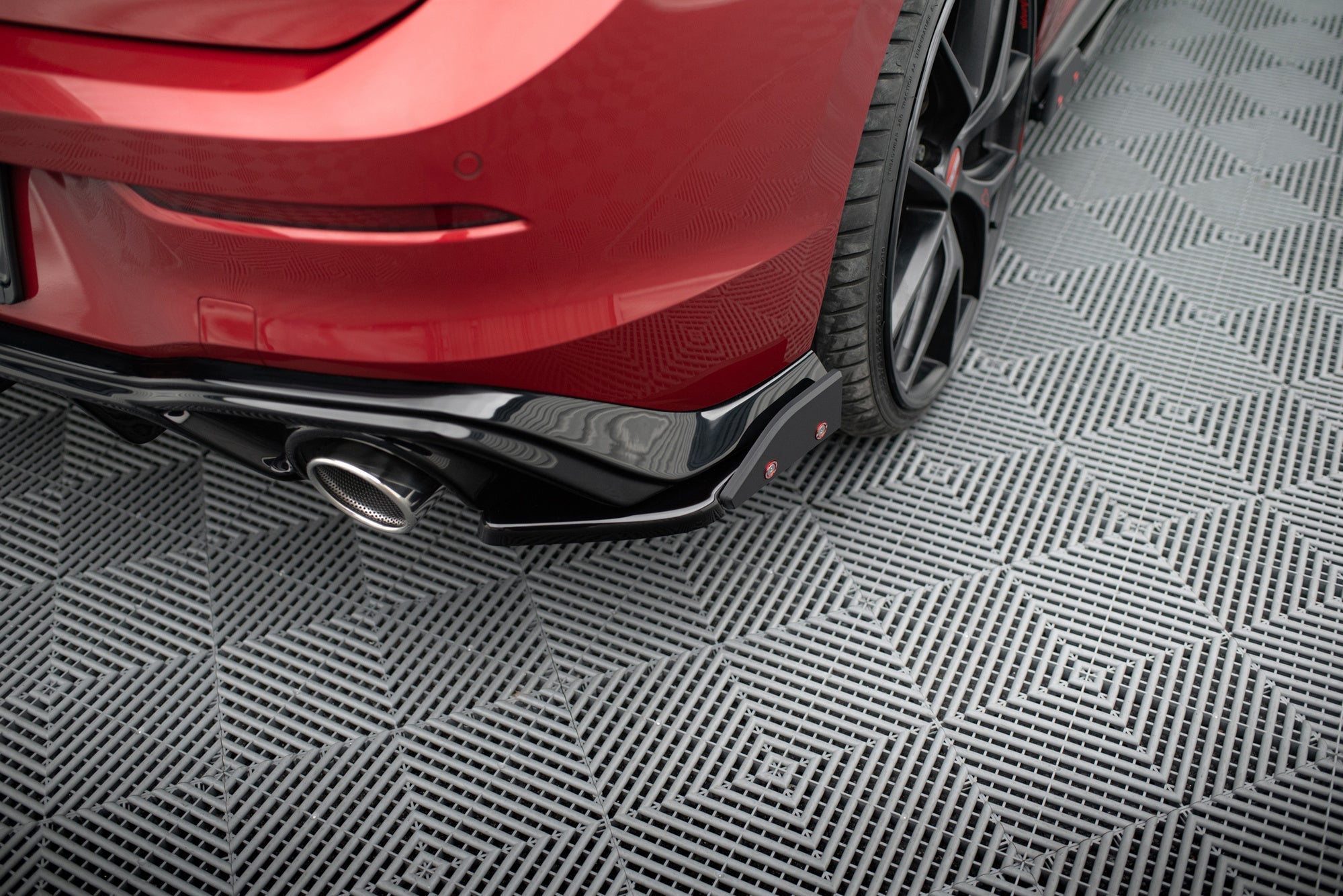 Maxton Design Splitters laterales traseros V.4 + Flaps para Volkswagen Golf GTI / GTE Mk8 para only with : VW-GO-8-GTI-RS2 - imagen 5