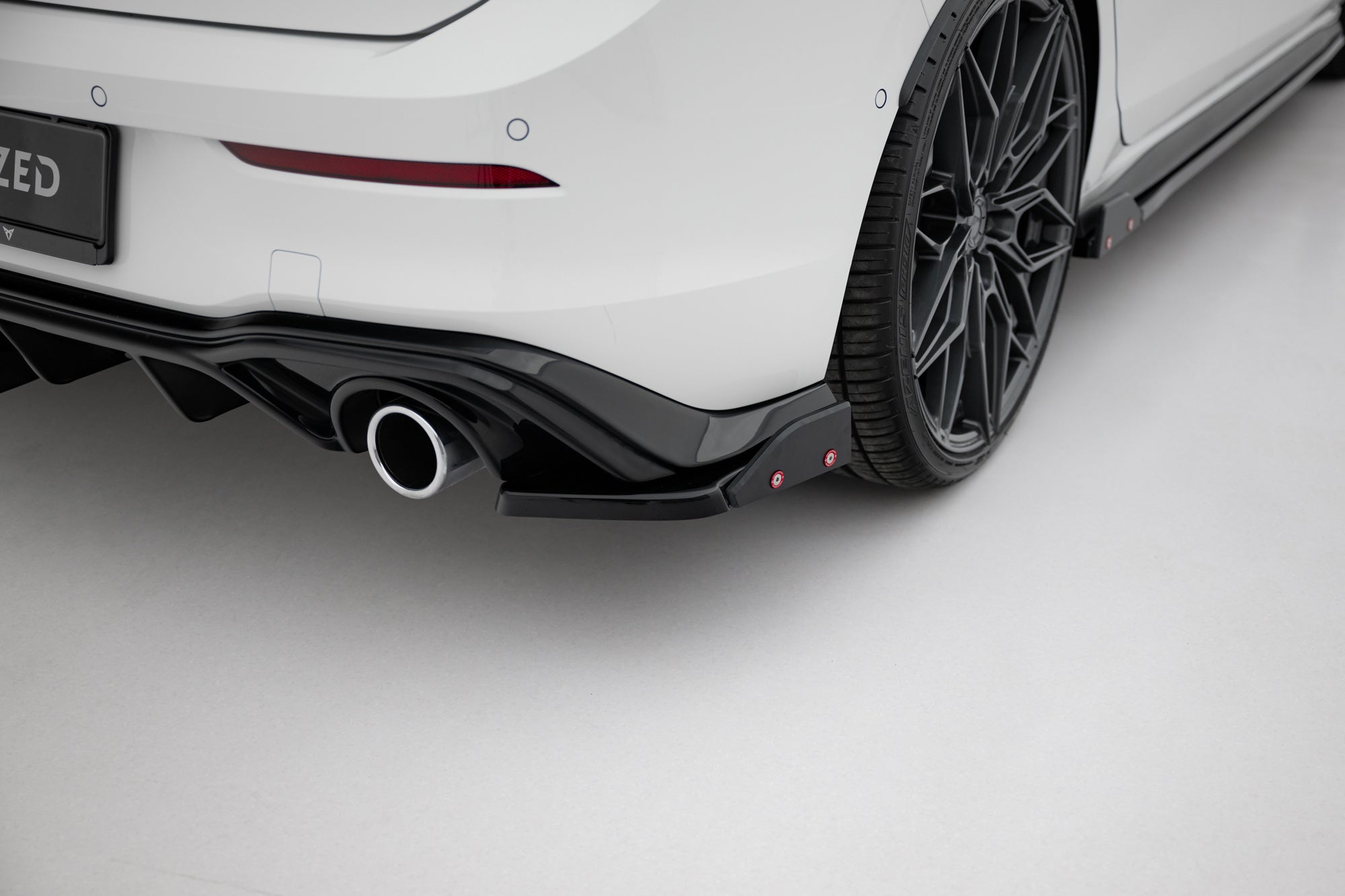 Maxton Design Splitters laterales traseros V.4 + Flaps para Volkswagen Golf GTI / GTE Mk8 para only with : VW-GO-8-GTI-RS2 - imagen 1