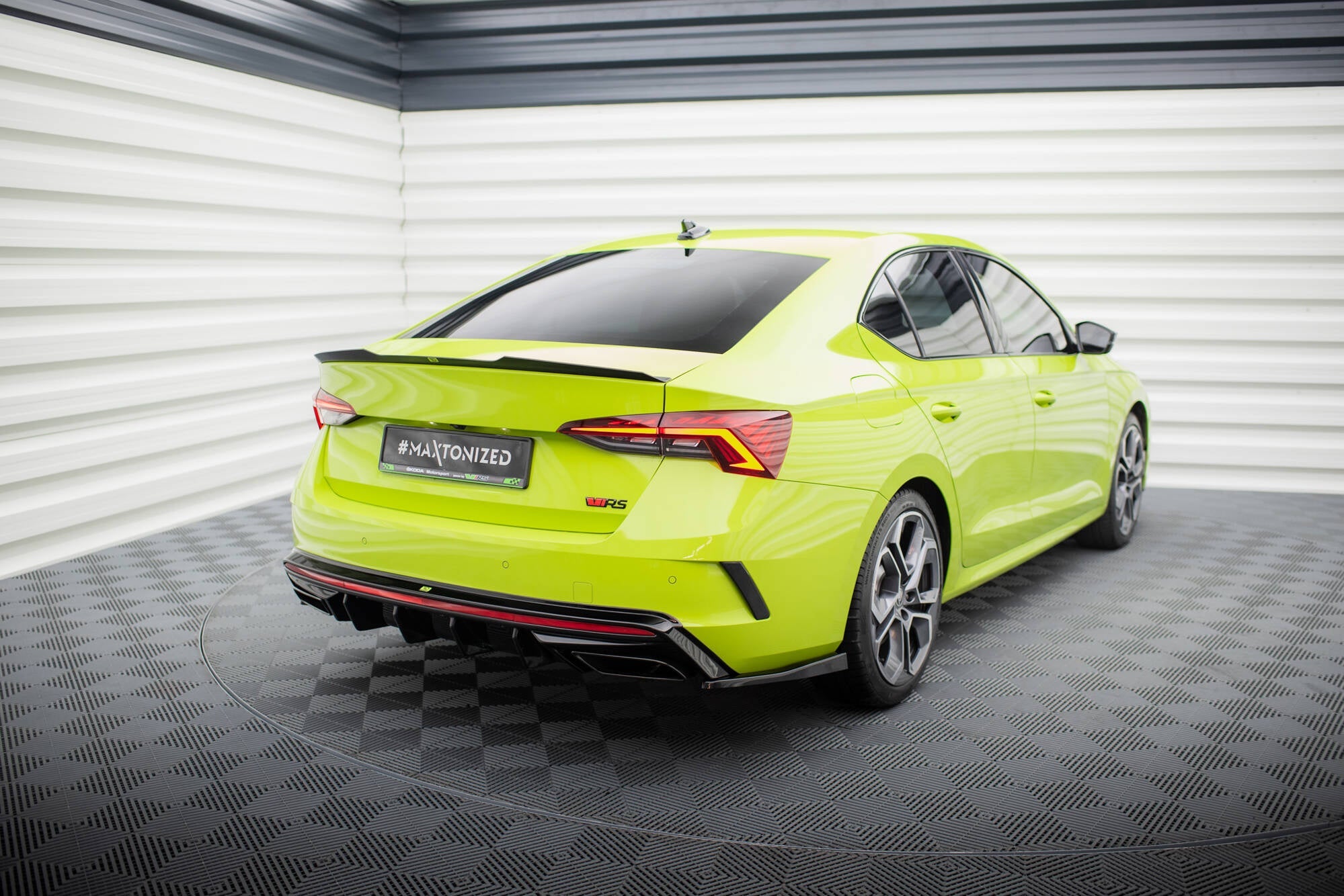 Maxton Design Splitters laterales traseros V.4 para Skoda Octavia RS Mk4 - imagen 3