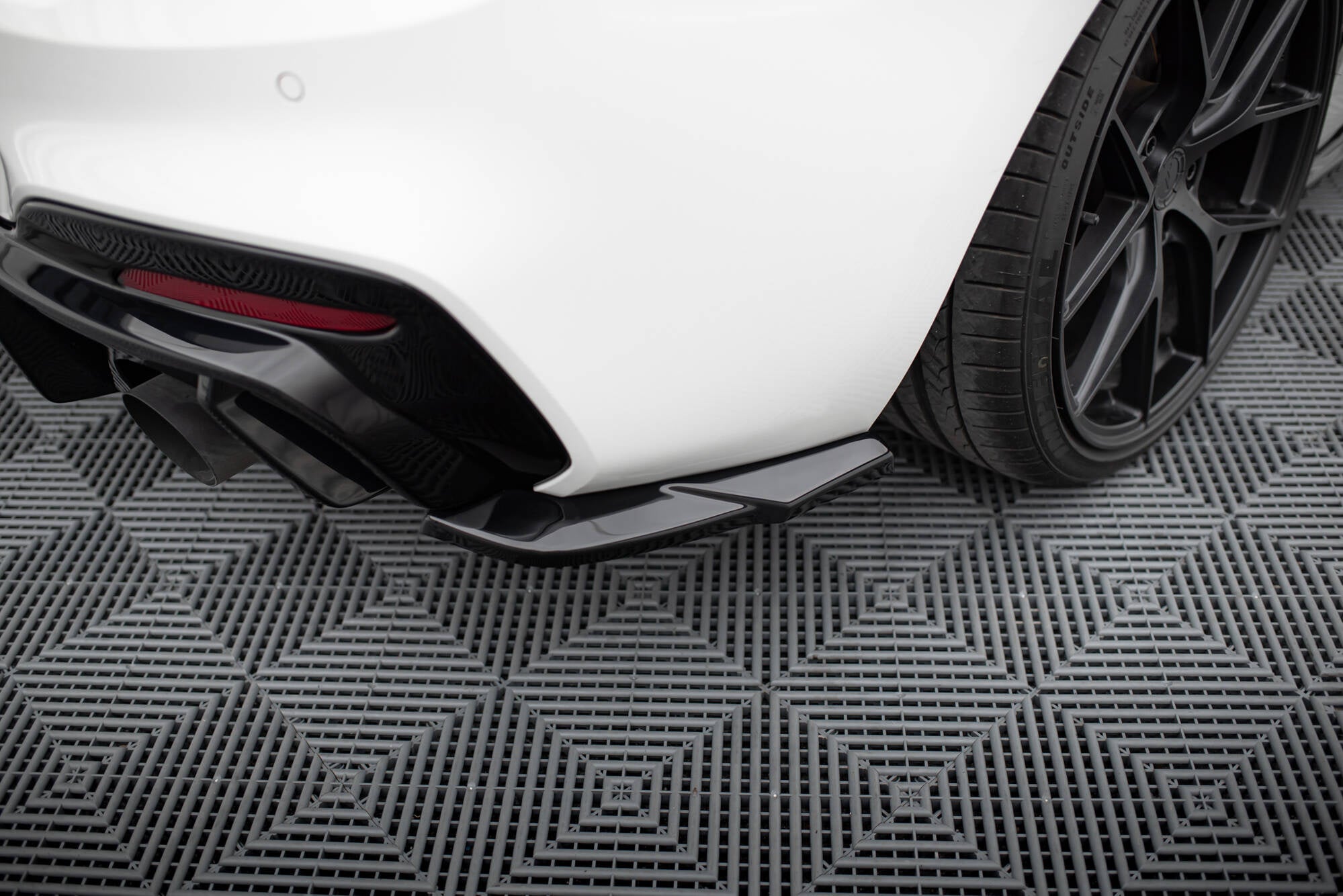 Maxton Design Splitters laterales traseros V.5 (For Rear Valance V.3) para BMW 1 M-Pack / M140i F20 Facelift - imagen 1