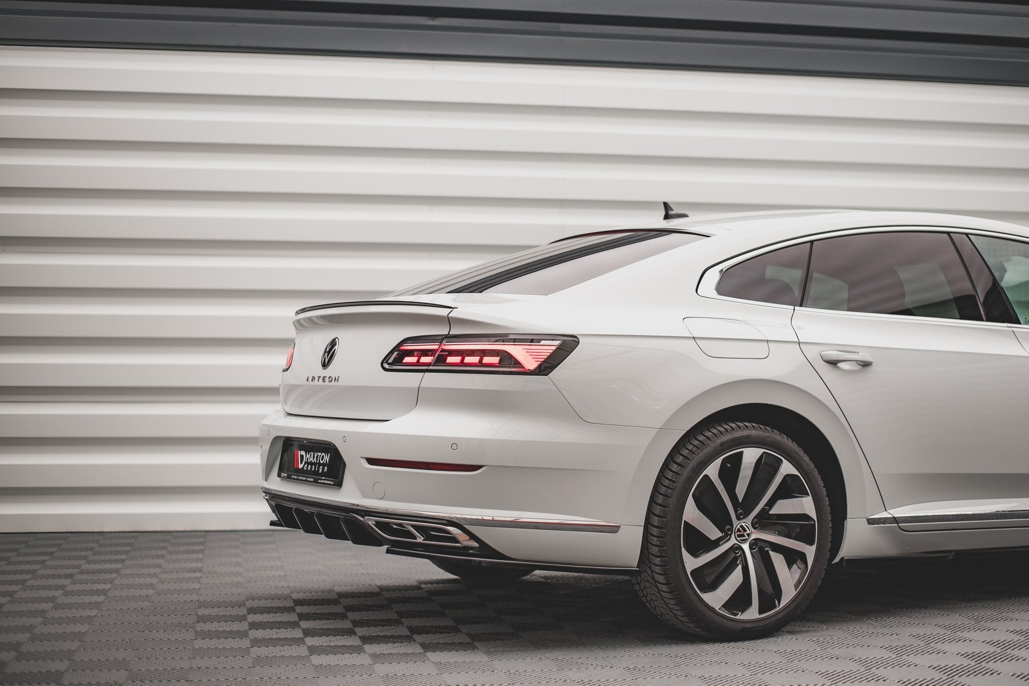 Maxton Design Splitters laterales traseros para Volkswagen Arteon R-Line Sedan / Shooting Brake Mk1 Facelift - imagen 2