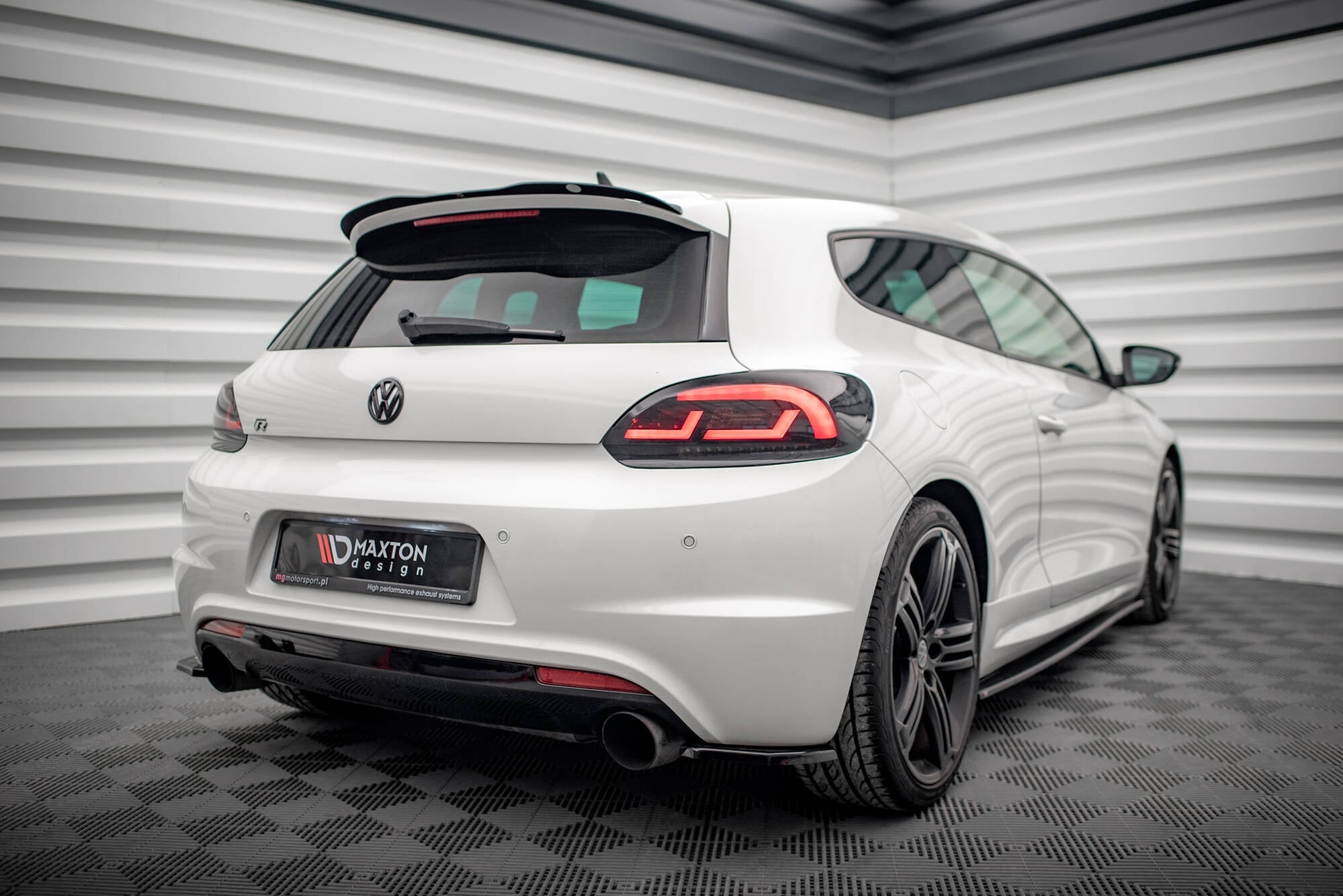 Maxton Design Splitters laterales traseros para Volkswagen Scirocco R - imagen 2