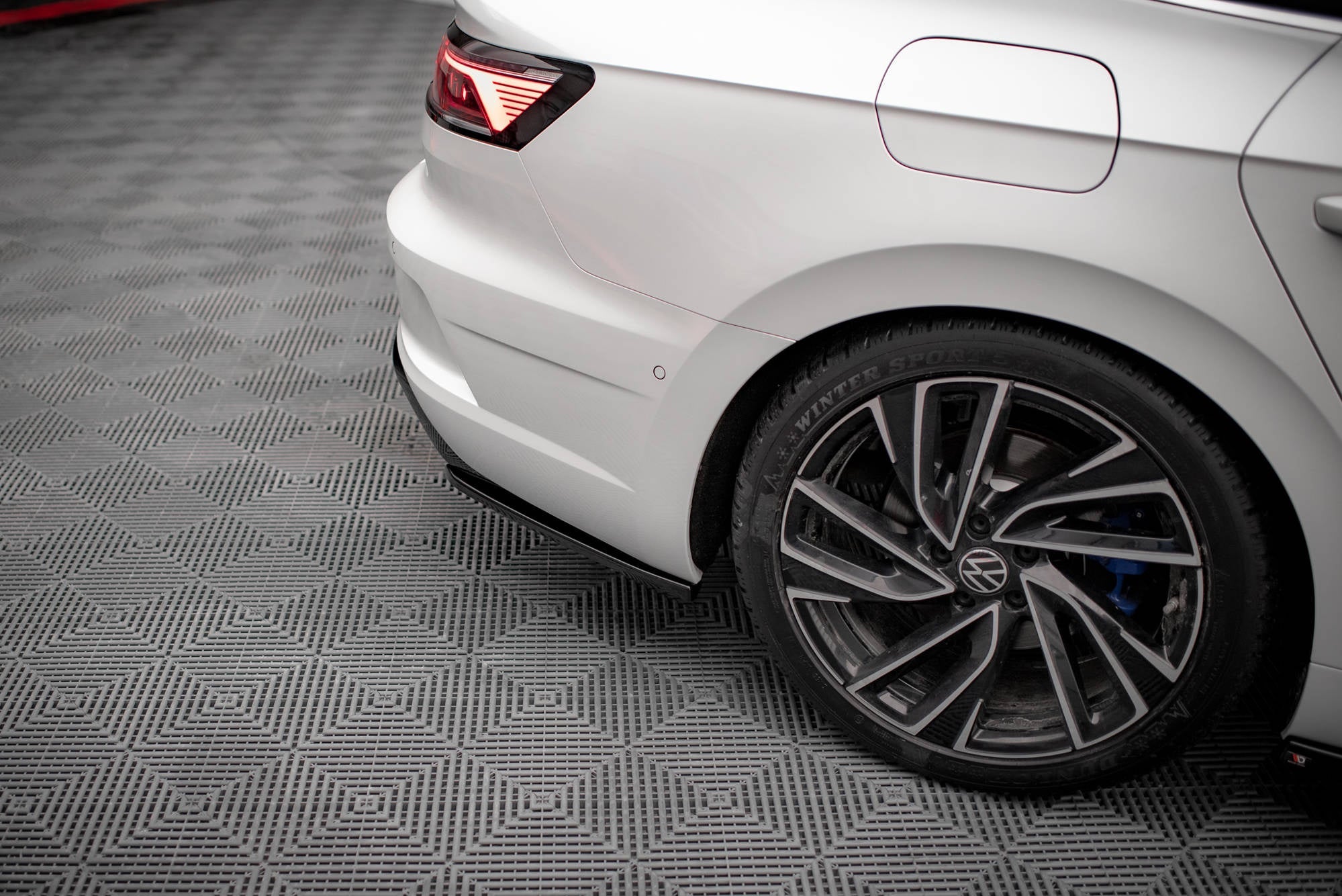 Maxton Design Splitters laterales traseros para Volkswagen Arteon R Sedan / Shooting Brake Mk1 Facelift - imagen 2