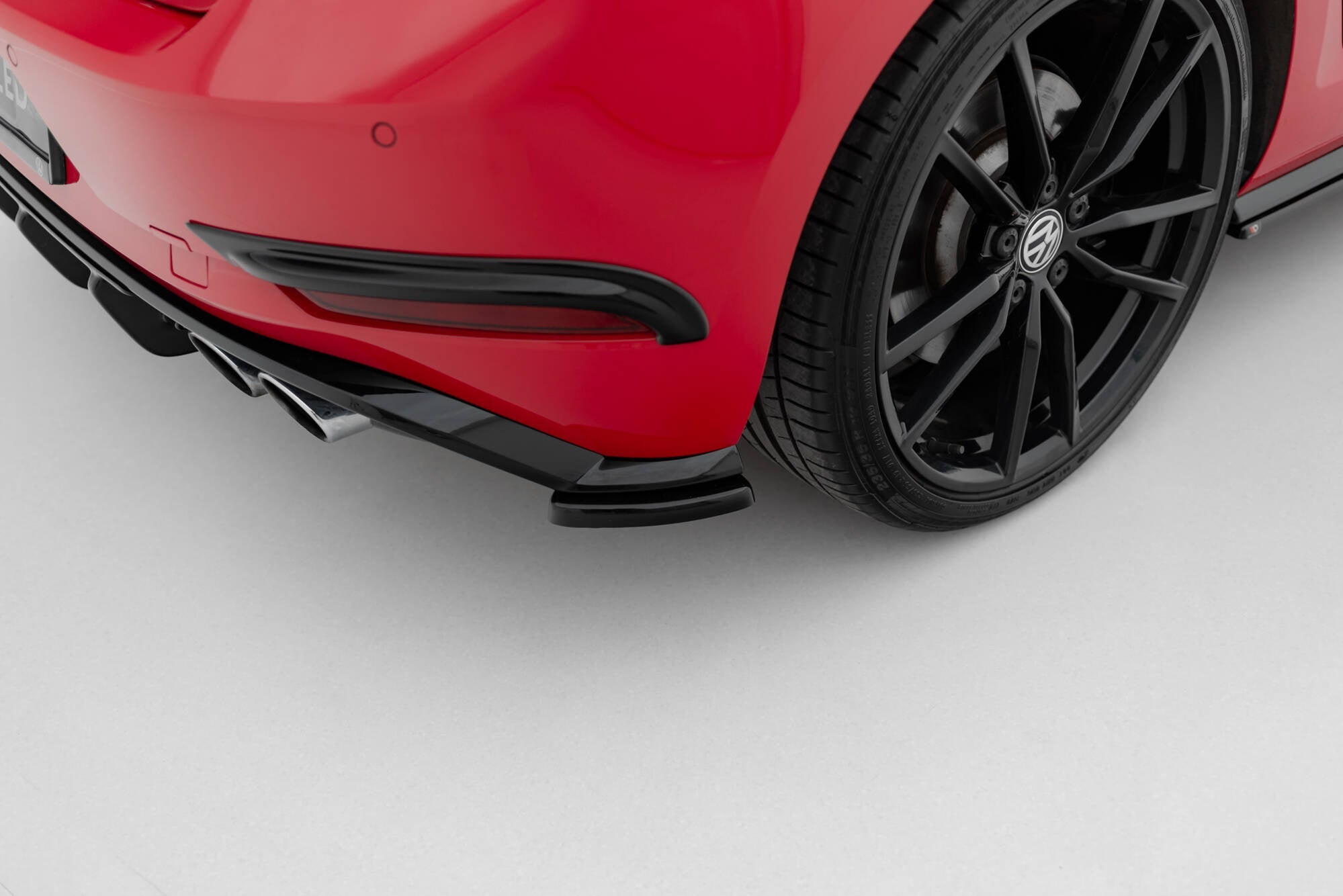 Maxton Design Splitters laterales traseros para Volkswagen Golf Hatchback R / R-Line Mk7 Facelift - imagen 1