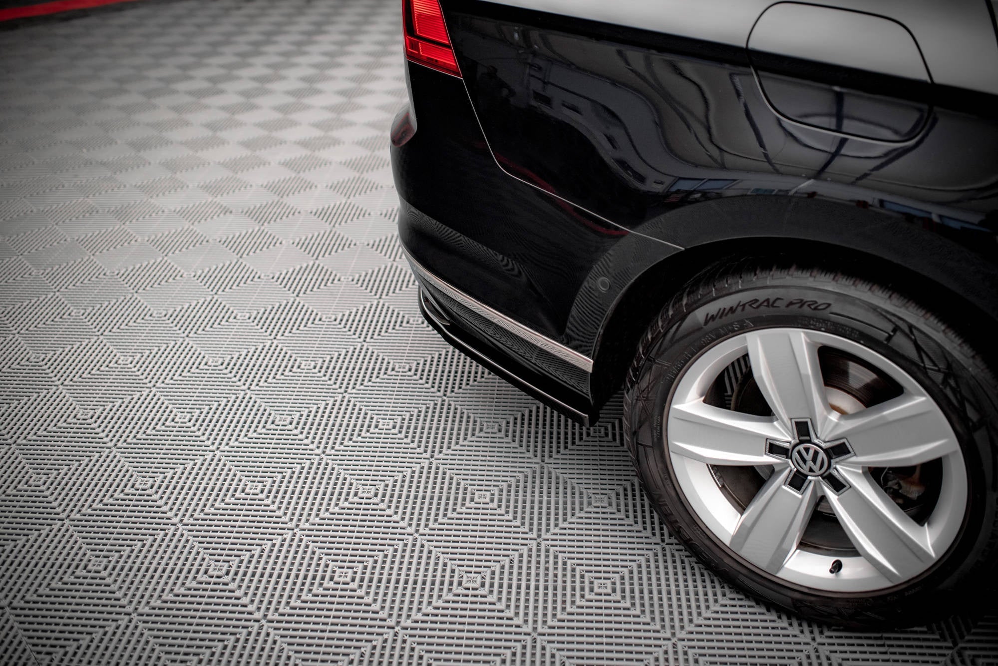 Maxton Design Splitters laterales traseros para Volkswagen Passat B8 Facelift - imagen 2