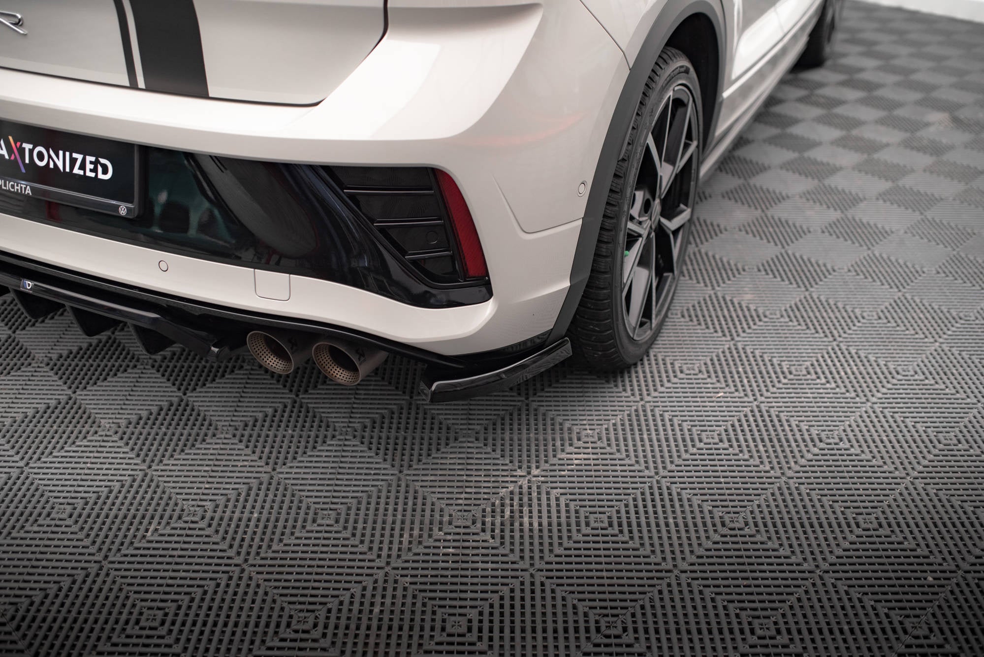Maxton Design Splitters laterales traseros para Volkswagen T-Roc R / R-Line Mk1 Facelift - imagen 1