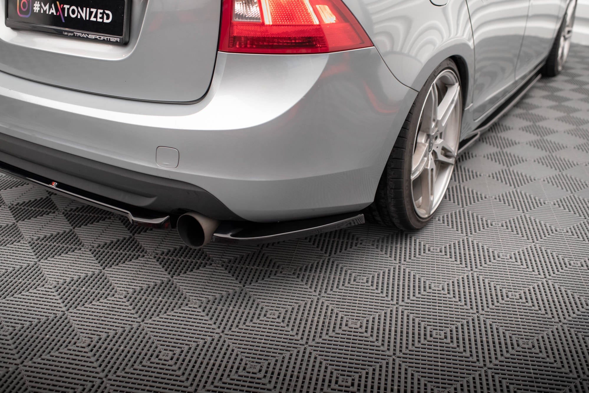 Maxton Design Splitters laterales traseros para Volvo S60 Mk2 - imagen 1