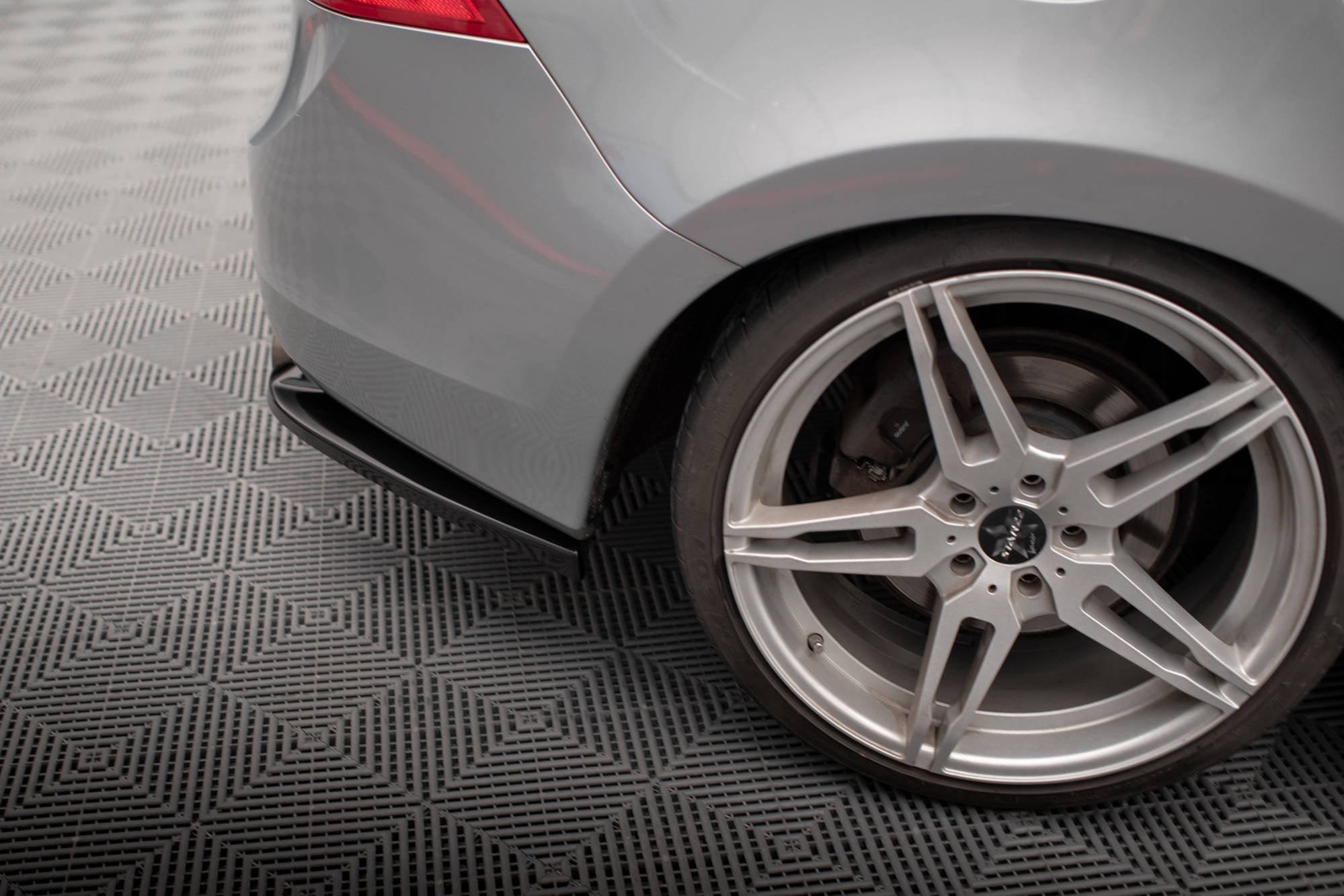 Maxton Design Splitters laterales traseros para Volvo S60 Mk2 - imagen 3