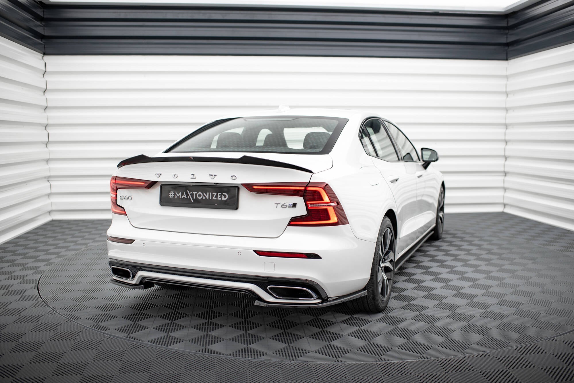 Maxton Design Splitters laterales traseros para Volvo S60/V60 R-Design Mk3 - imagen 3