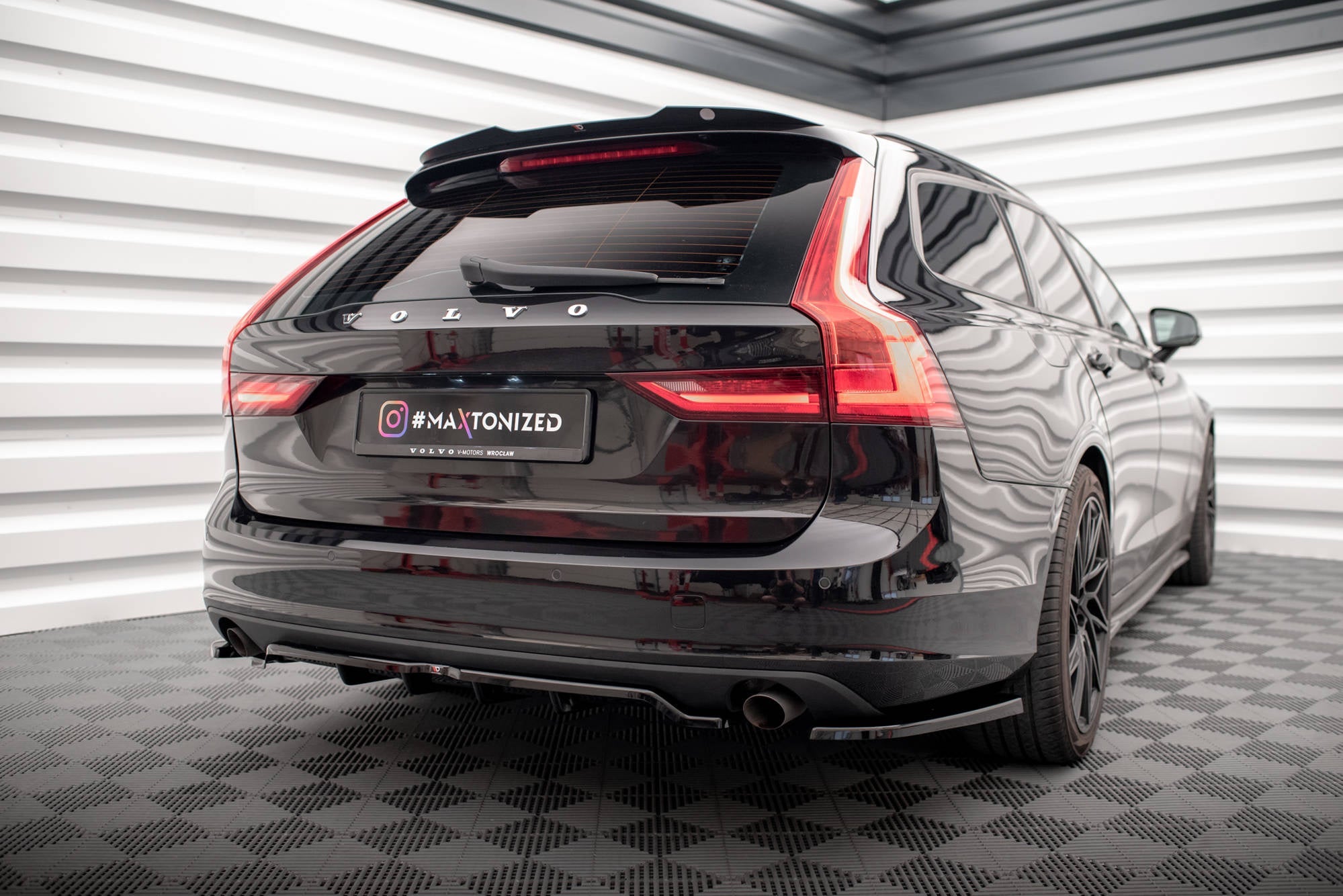 Maxton Design Splitters laterales traseros para Volvo V90 Mk2 - imagen 2