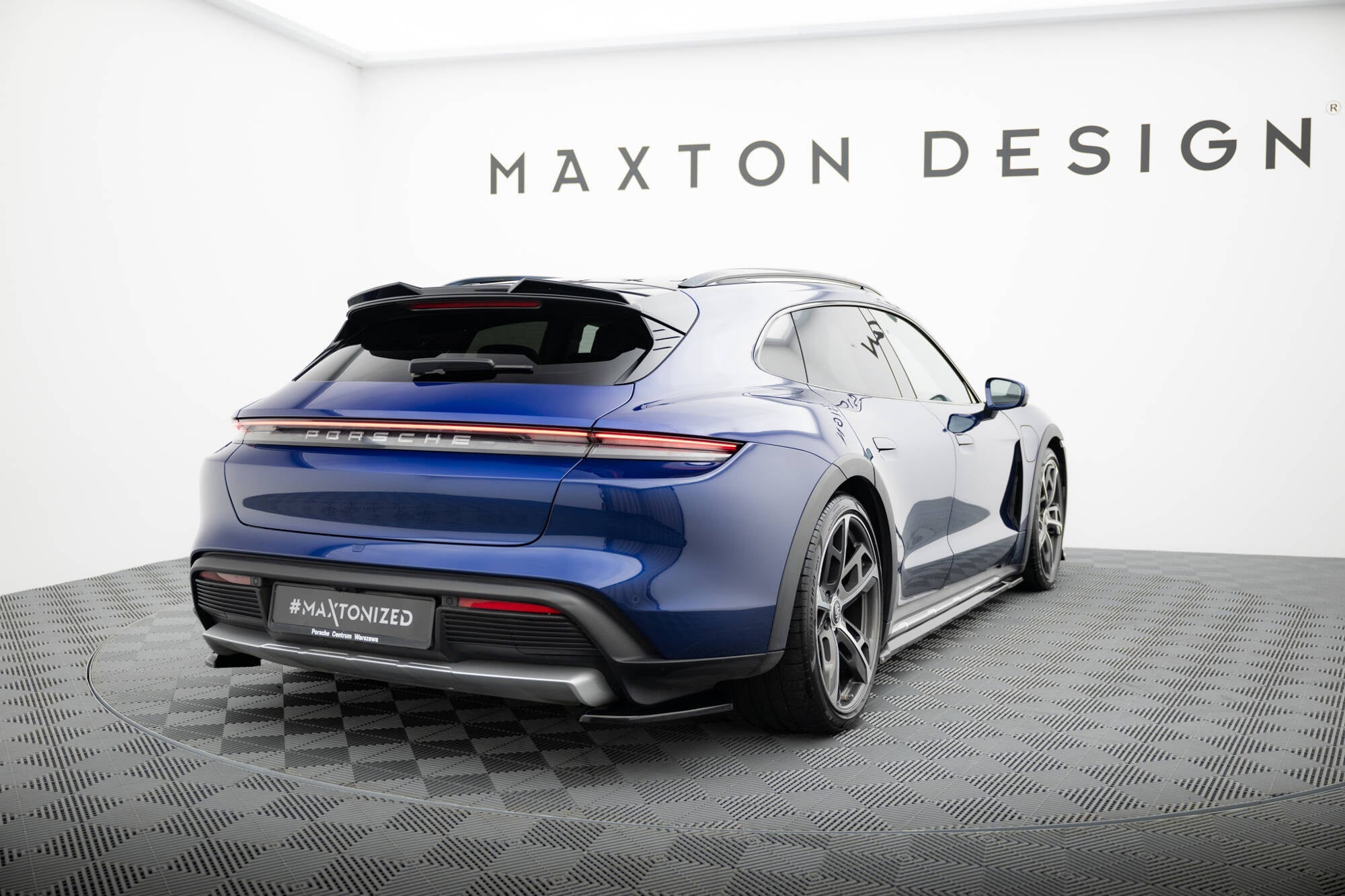 Maxton Design Splitters laterales traseros para Porsche Taycan Cross Turismo 4S - imagen 2
