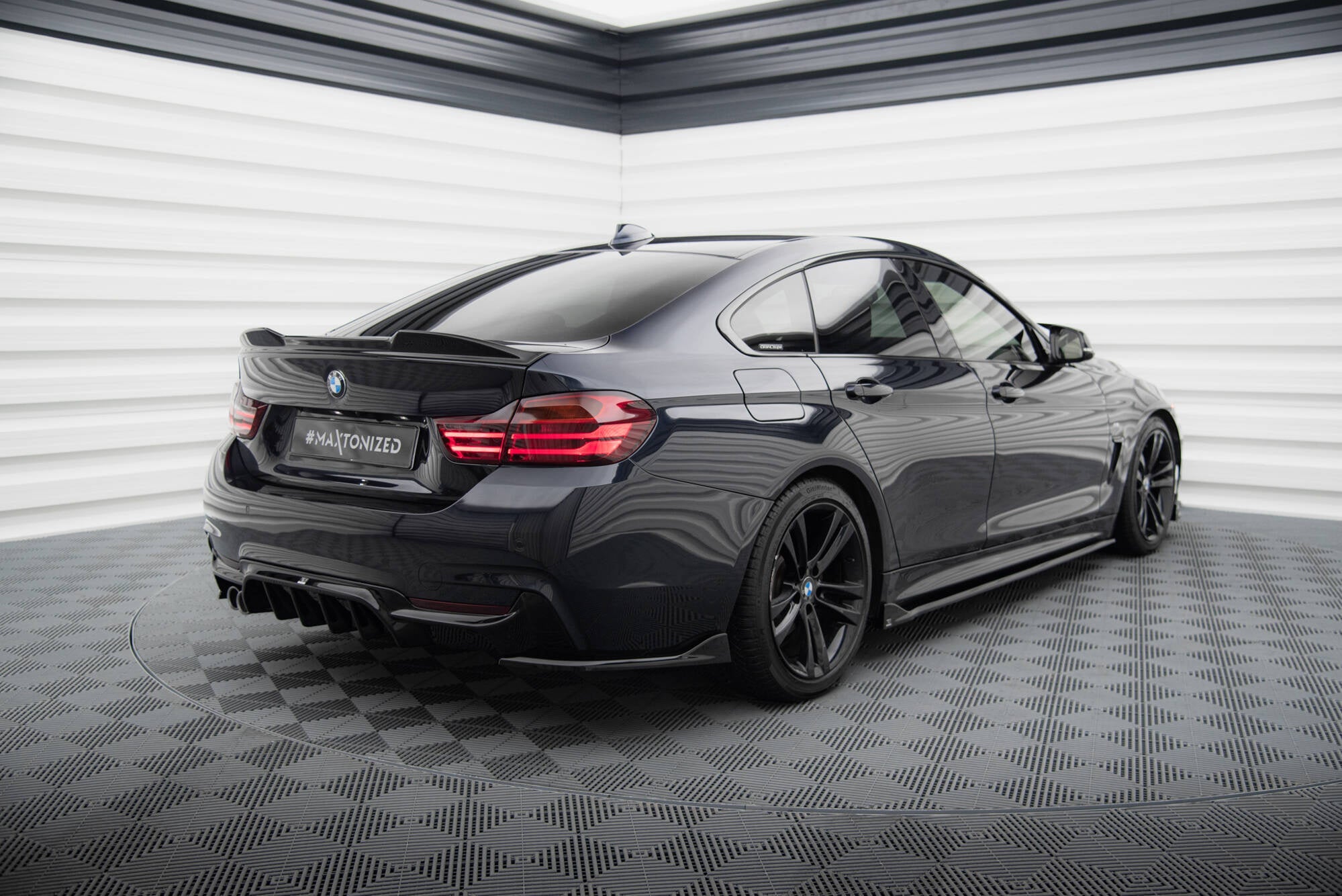 Maxton Design Splitters laterales traseros V.1 para BMW 4 Gran Coupe M-Pack F36 - imagen 2