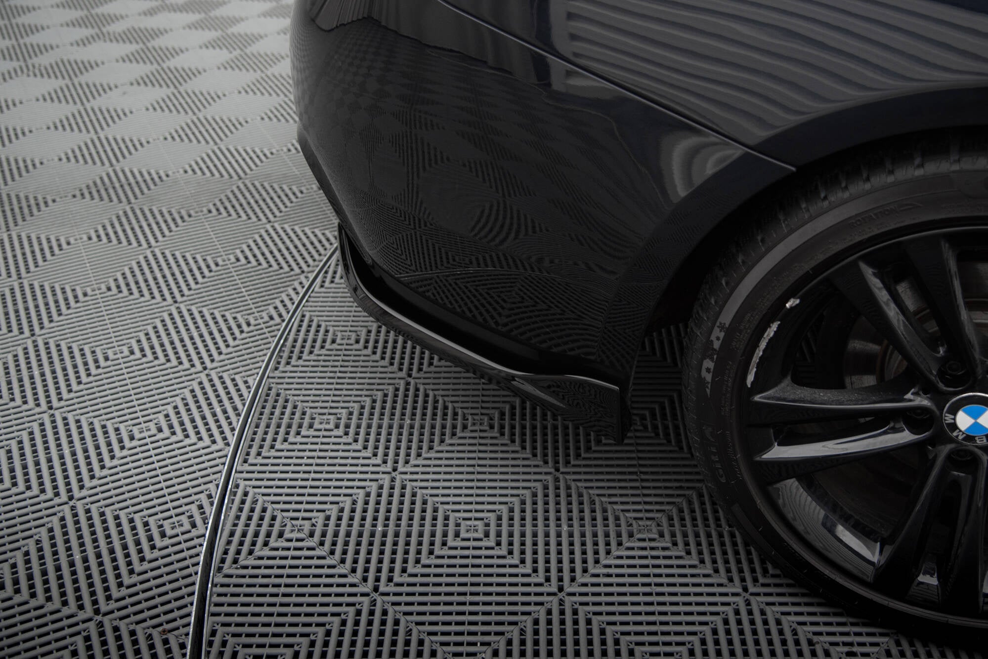 Maxton Design Splitters laterales traseros V.1 para BMW 4 Gran Coupe M-Pack F36 - imagen 3