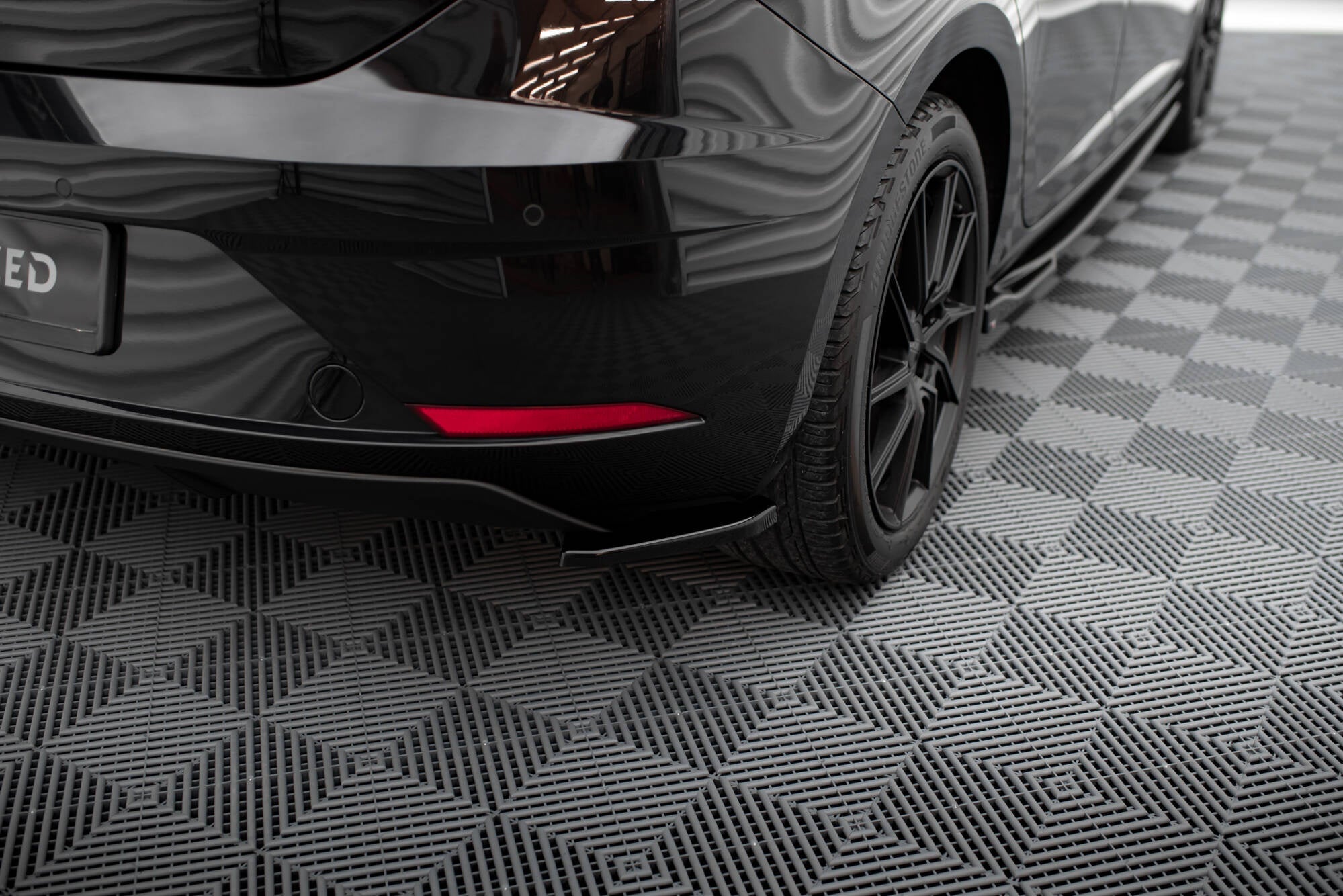 Maxton Design Splitters laterales traseros V.1 para Seat Leon Hatchback Mk3 Facelift - imagen 1