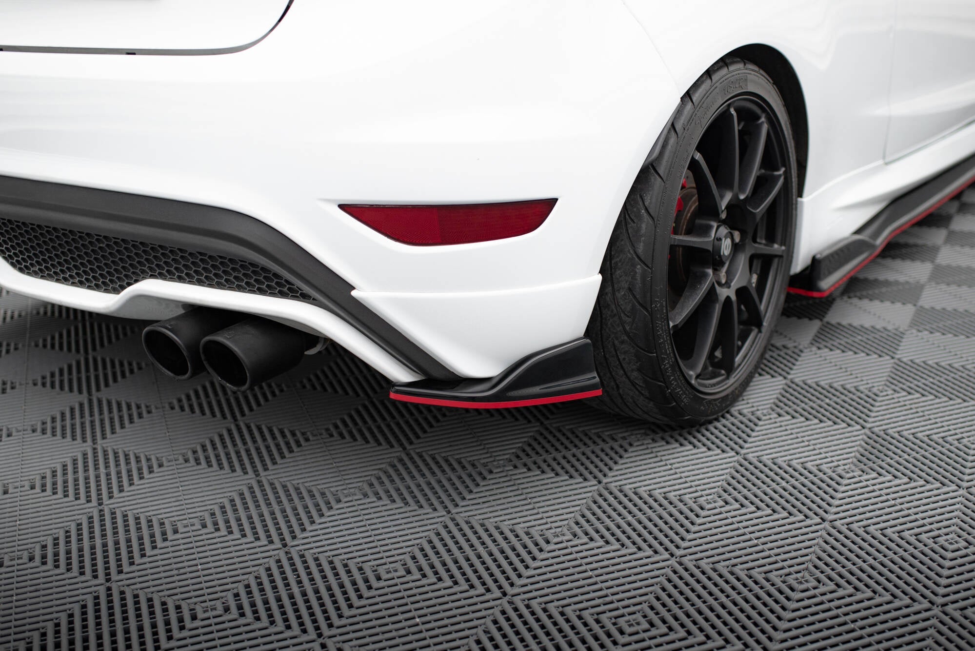 Maxton Design Splitters laterales traseros V.2 para Ford Fiesta ST Mk7 Facelift - imagen 1