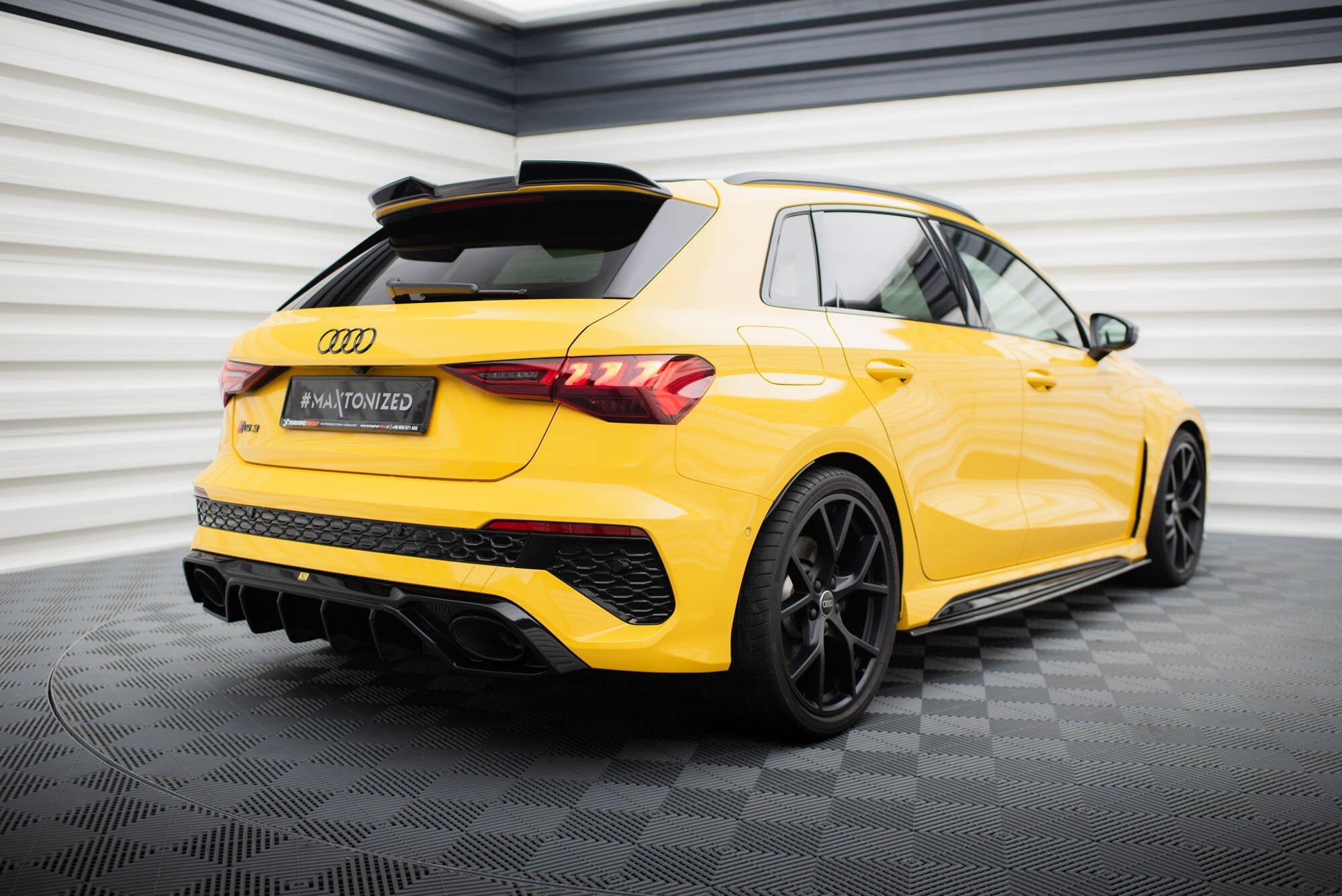 Maxton Design Extensión de alerón 3D para Audi RS3 / S3 / A3 S-Line Sportback 8Y - imagen 4