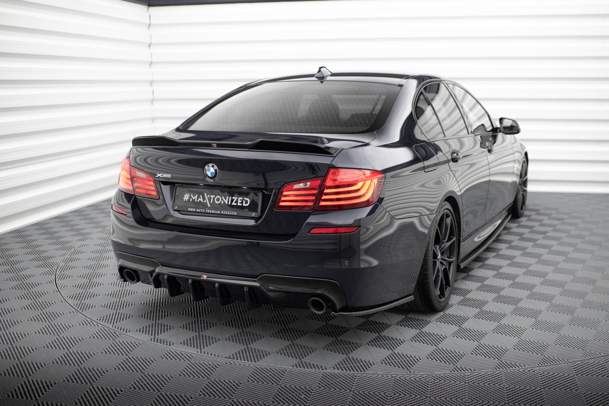 Maxton Design Extensión de alerón 3D para BMW 5 M-Pack F10 - imagen 2