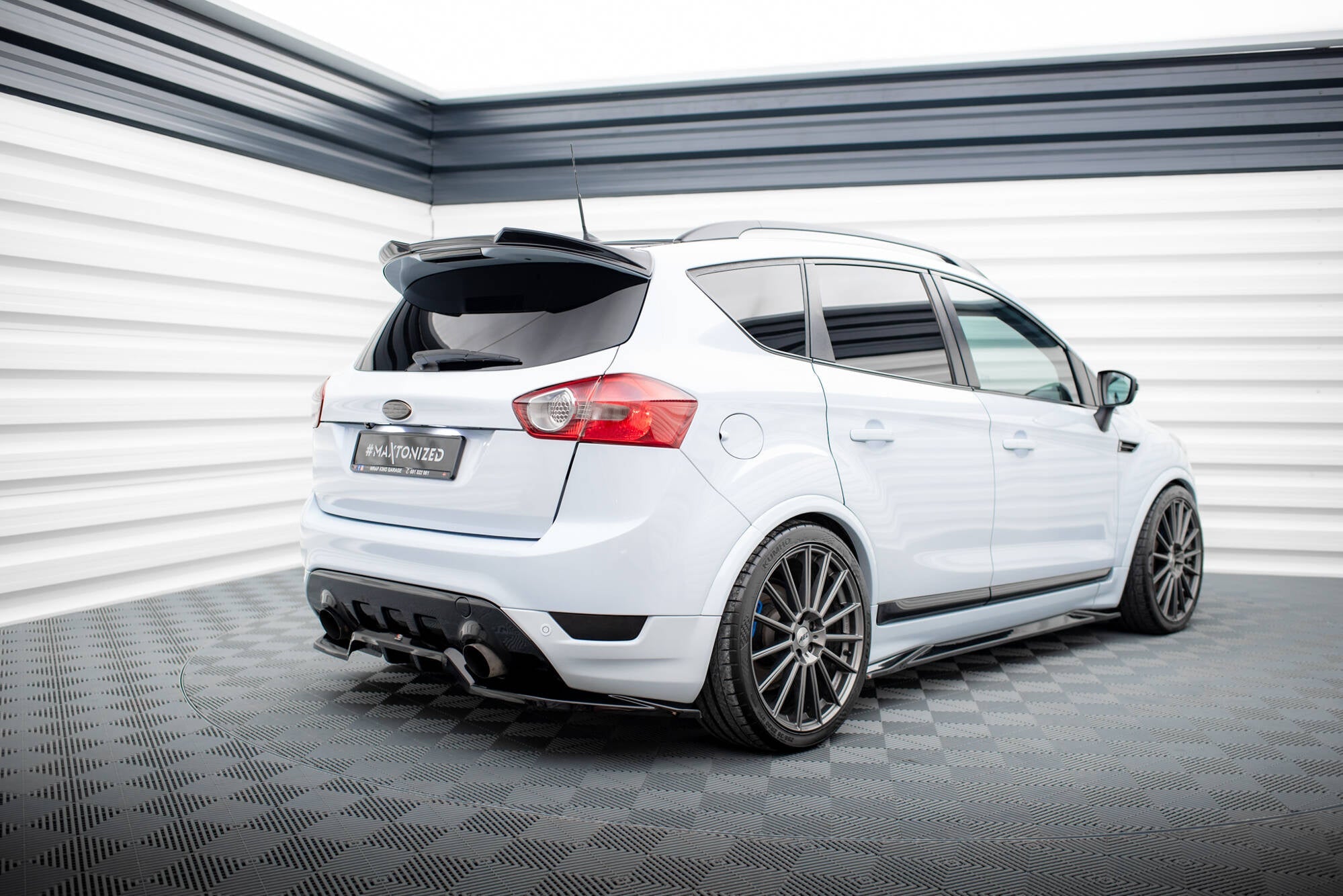 Maxton Design Extensión de alerón 3D para Ford Kuga ST Mk1 - imagen 2