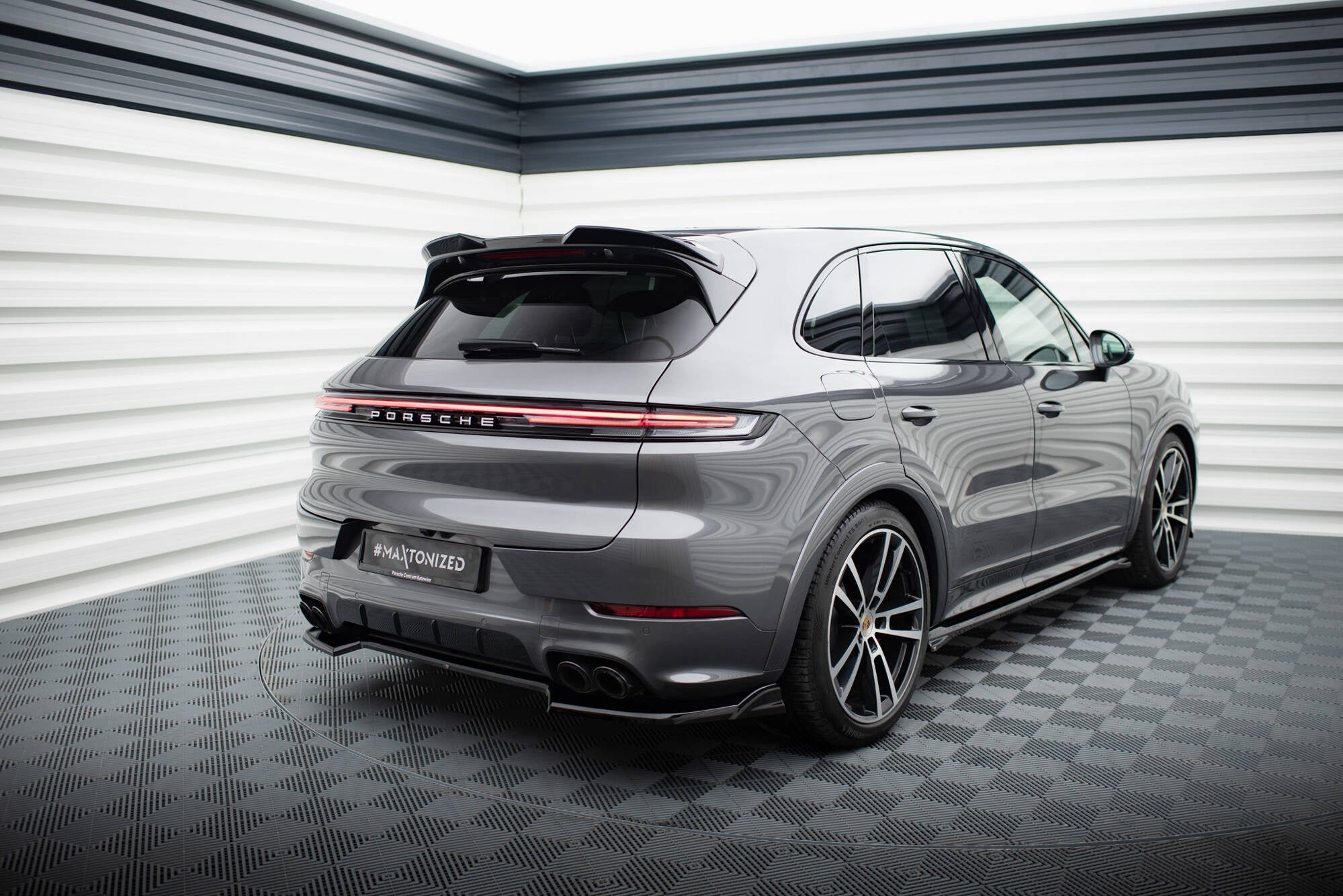 Maxton Design Extensión de alerón 3D para Porsche Cayenne Sport Design / Turbo SUV Mk3 Facelift - imagen 2