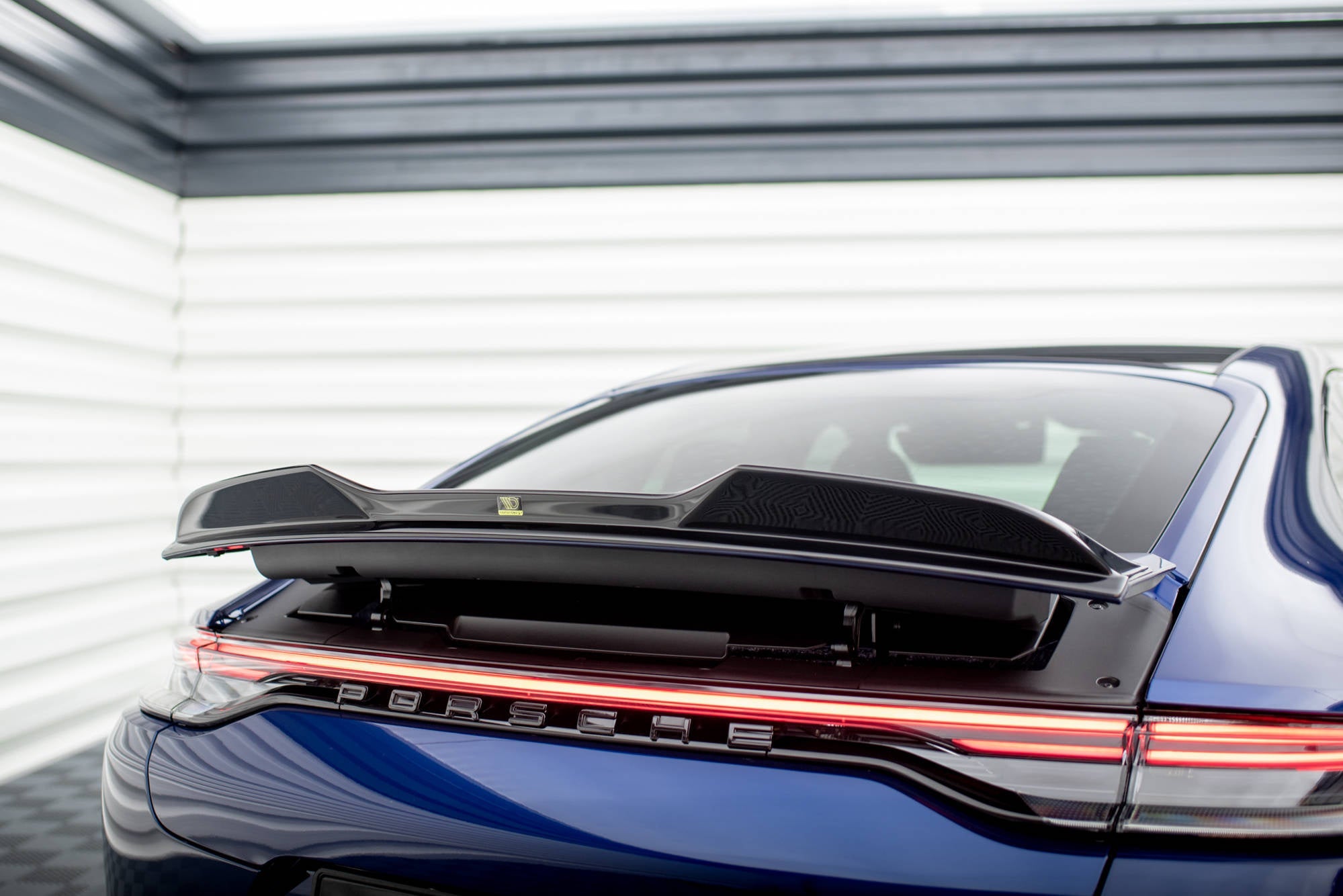Maxton Design Extensión de alerón 3D para Porsche Panamera E-Hybrid 971 Facelift - imagen 1