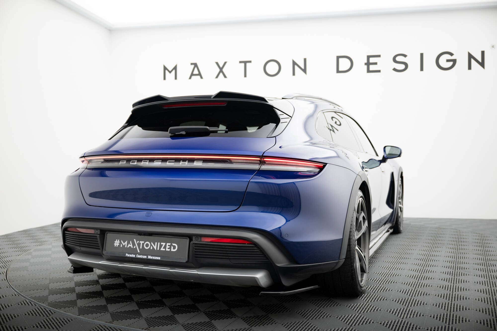 Maxton Design Extensión de alerón 3D para Porsche Taycan Cross Turismo 4S - imagen 3
