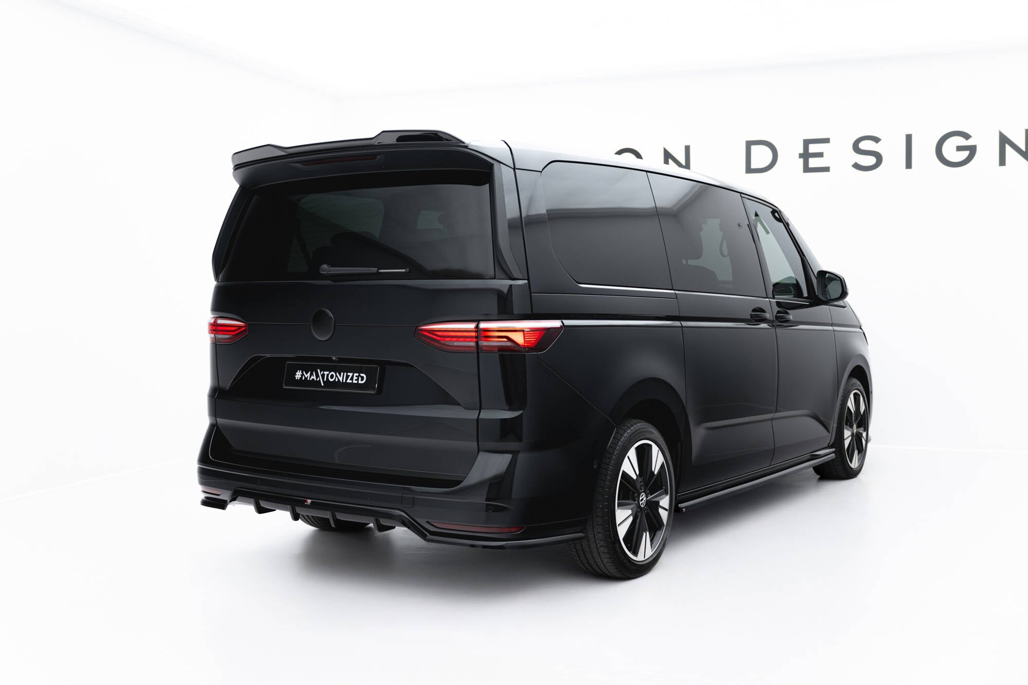 Maxton Design Extensión de alerón 3D para Volkswagen Multivan Long T7 - imagen 3