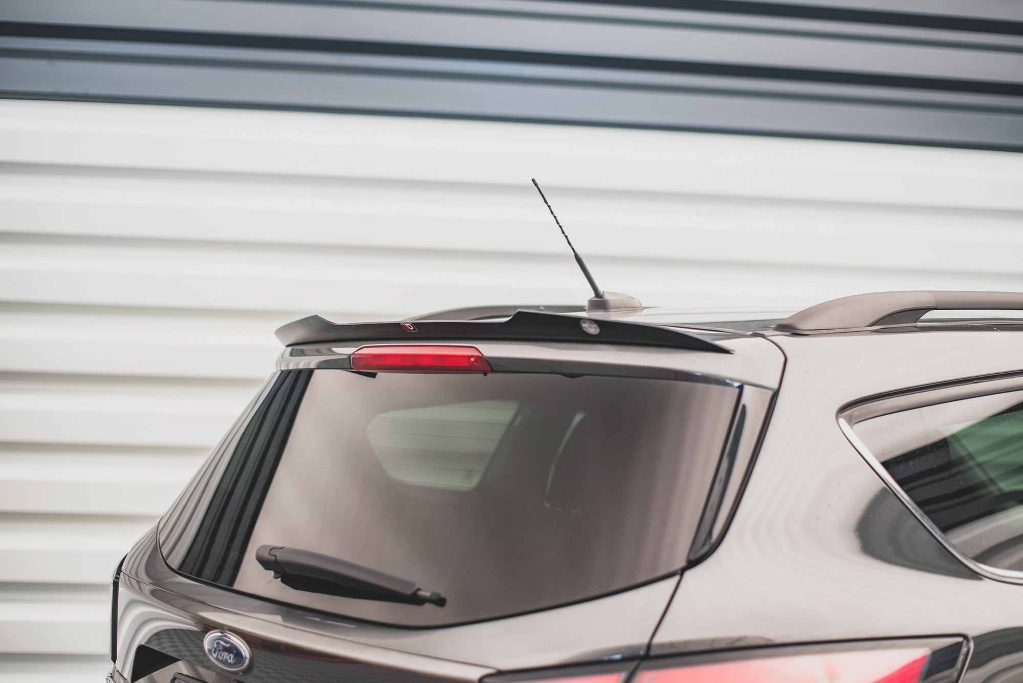 Maxton Design Extensión de alerón para Ford Escape Mk3 - imagen 1