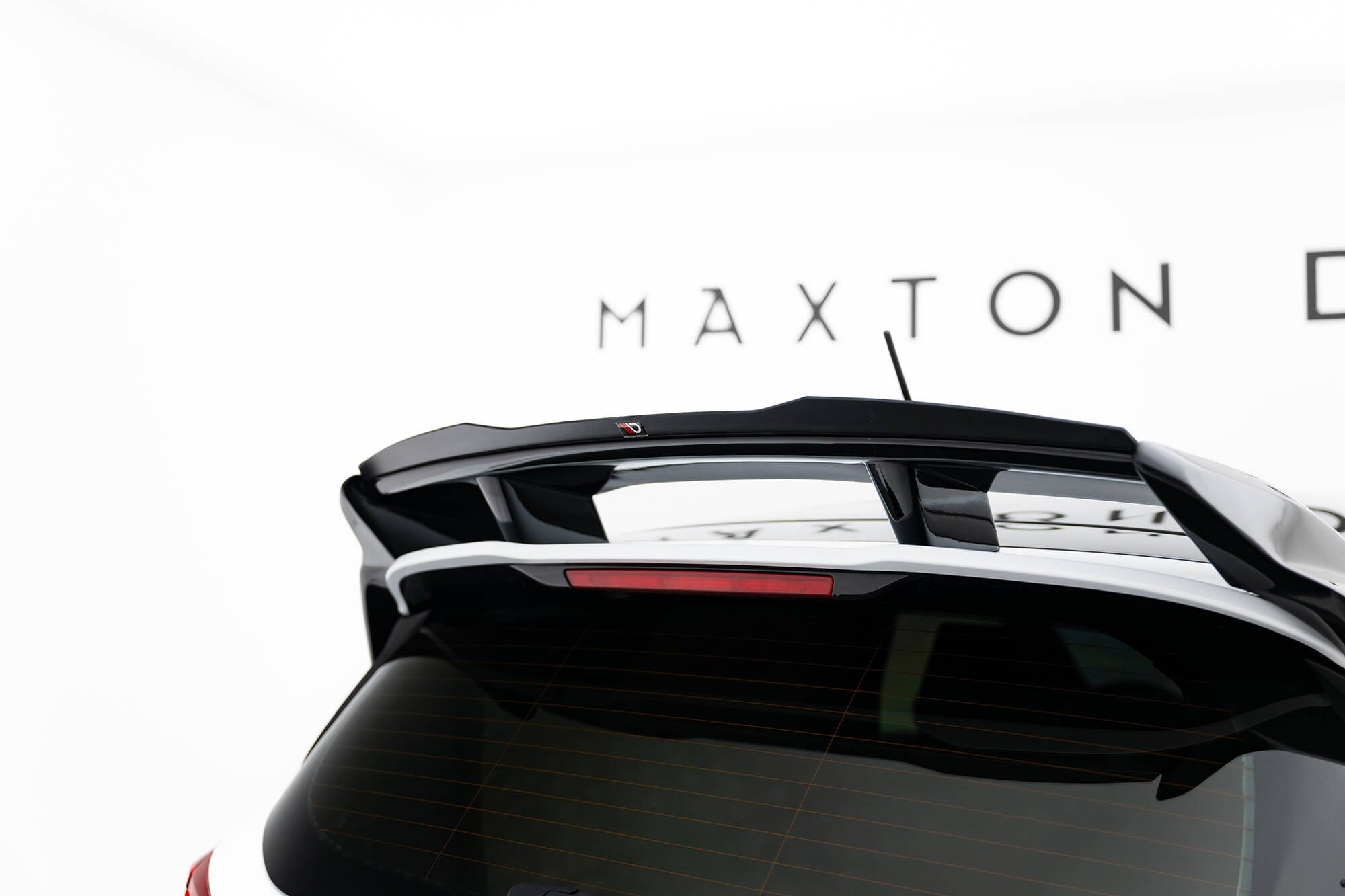 Maxton Design Extensión de alerón para Ford Fiesta ST / ST-Line Mk8 / Mk8 Facelift (For Spoiler FO-FI-8-ST-FH1FP ) - imagen 1