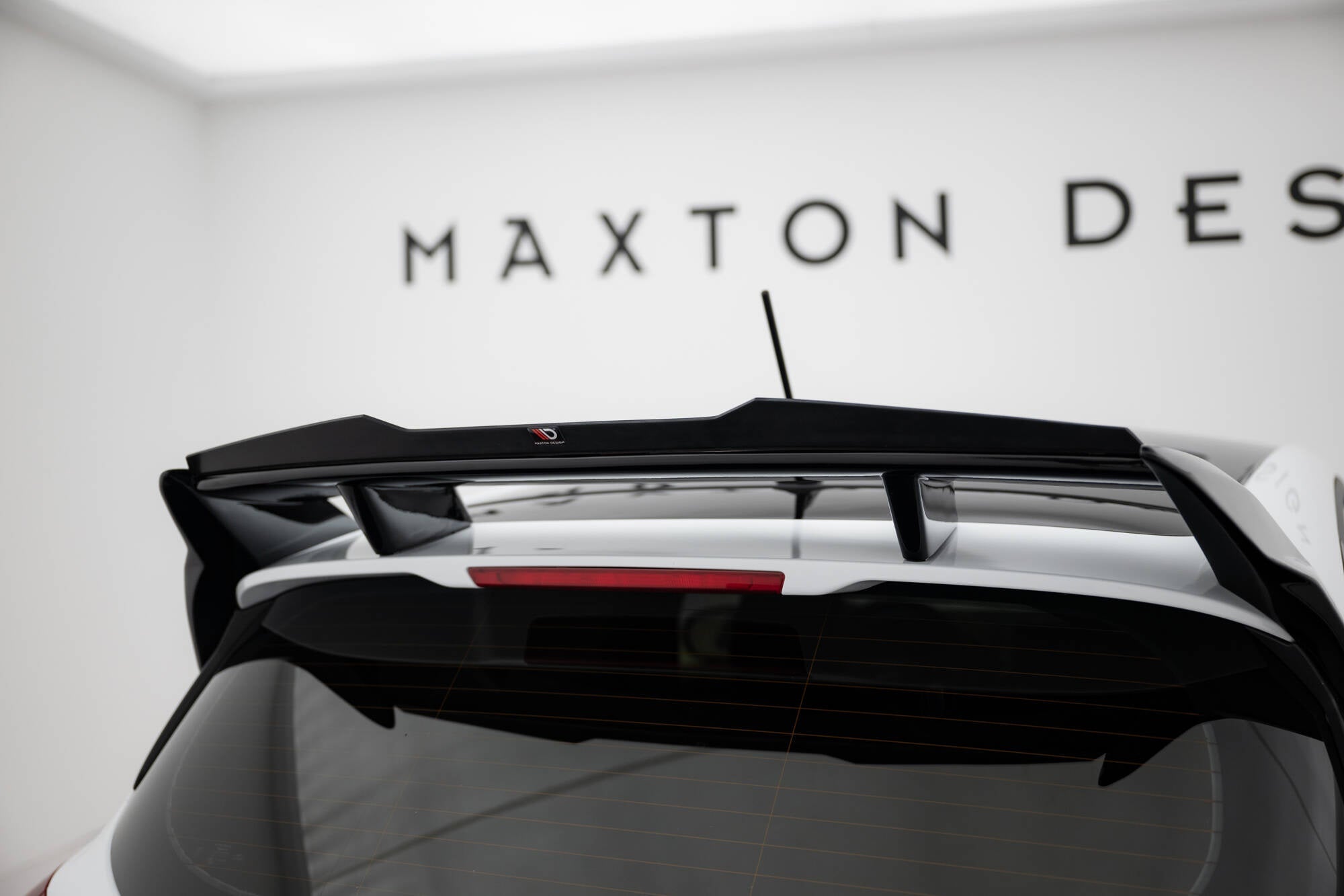 Maxton Design Extensión de alerón para Ford Fiesta Standard / ST / ST-Line Mk8 (For FO-FI-8-FH1FP) - imagen 1