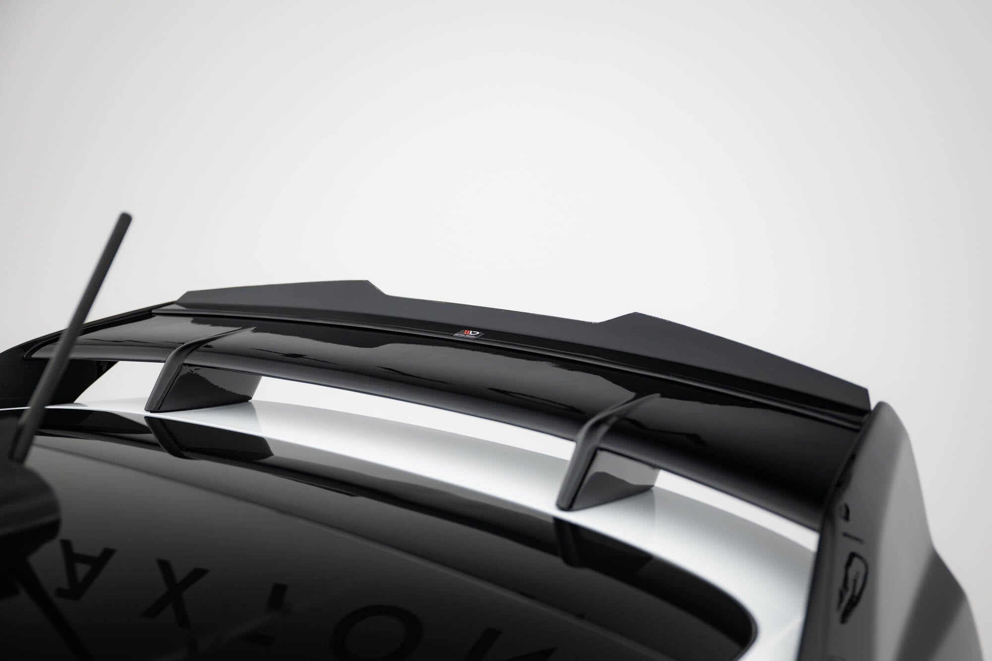 Maxton Design Extensión de alerón para Ford Fiesta Standard / ST / ST-Line Mk8 (For FO-FI-8-FH1FP) - imagen 4
