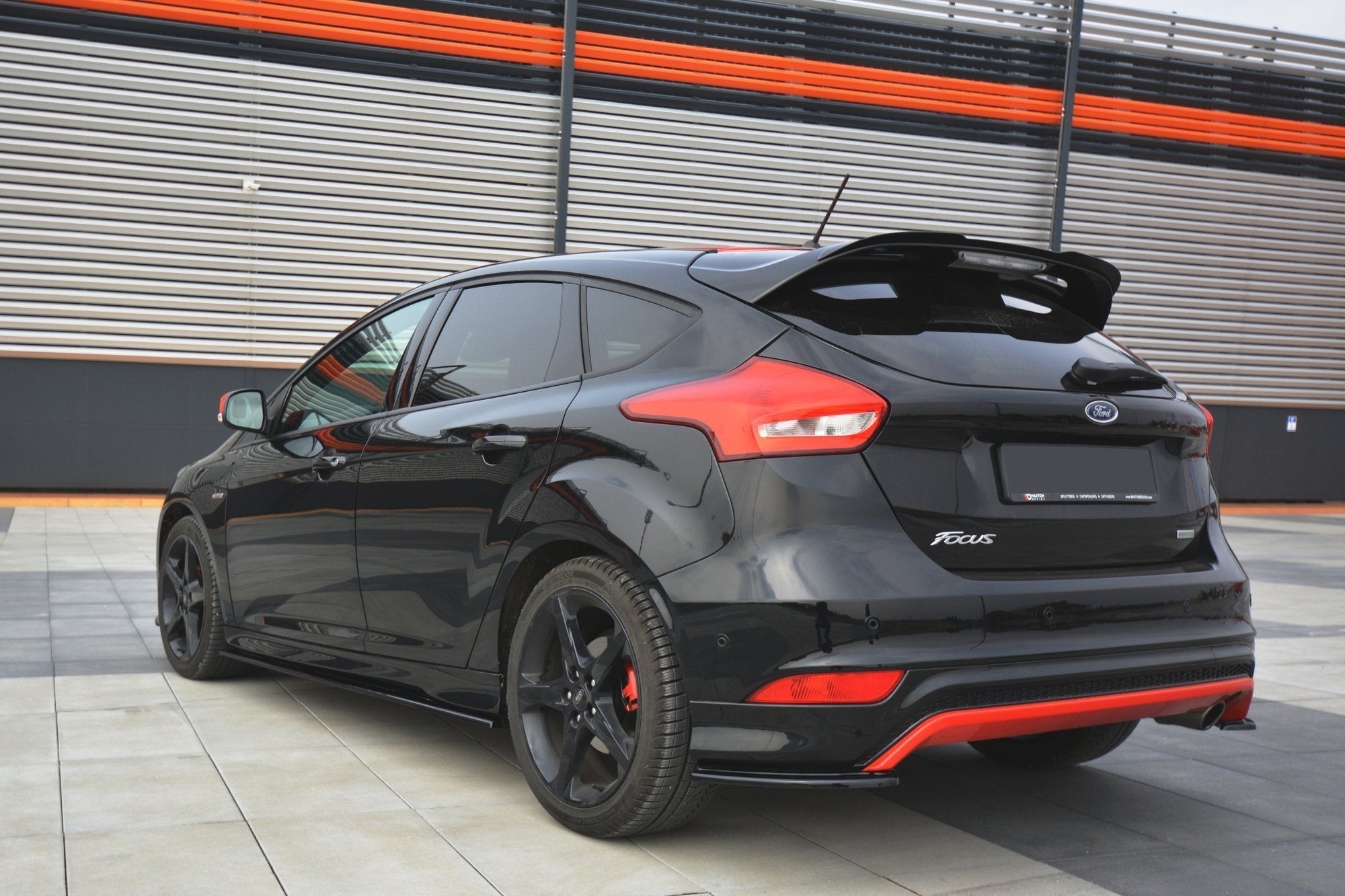 Maxton Design Extensión de alerón para Ford Focus ST-Line Mk3 Facelift - imagen 2