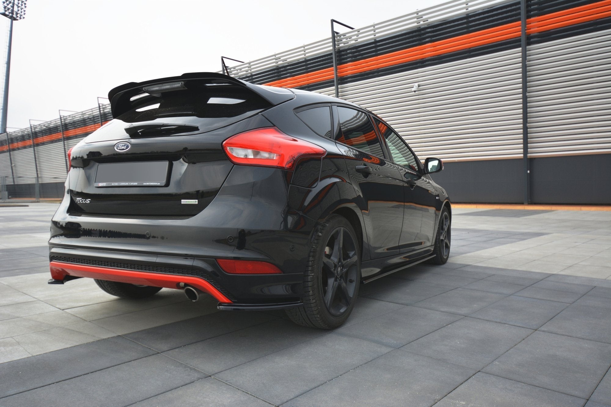 Maxton Design Extensión de alerón para Ford Focus ST-Line Mk3 Facelift - imagen 4