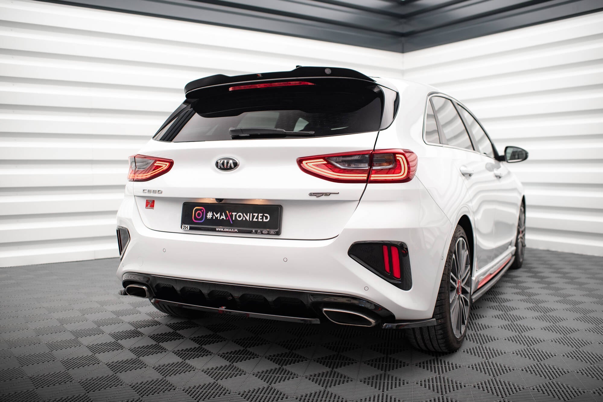 Maxton Design Extensión de alerón para Kia Ceed GT Mk3 - imagen 2