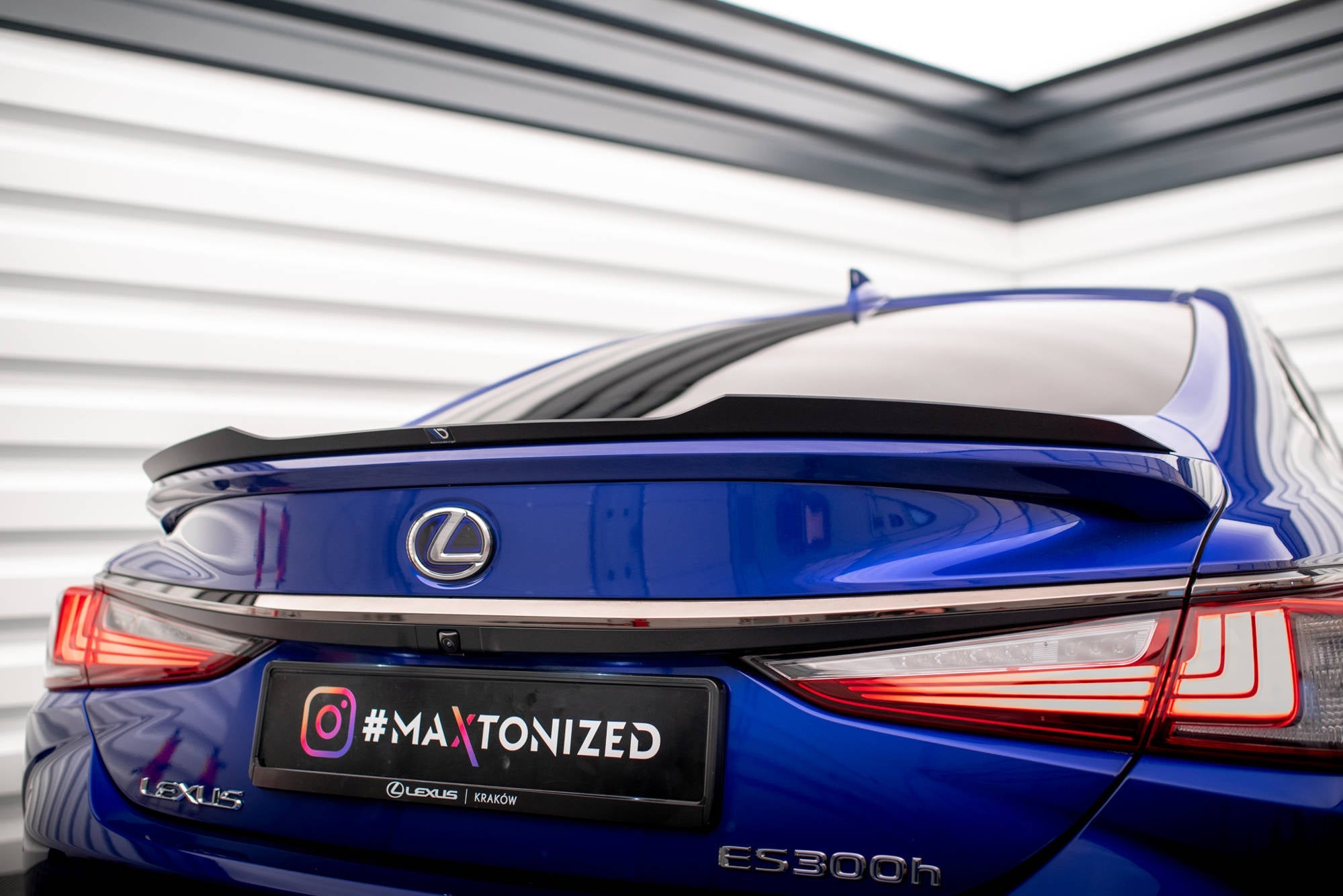 Maxton Design Extensión de alerón para Lexus ES F Sport Mk7 - imagen 1