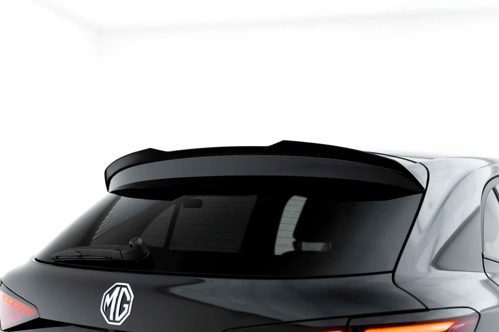 Maxton Design Extensión de alerón para MG 3 Mk1 - imagen 4