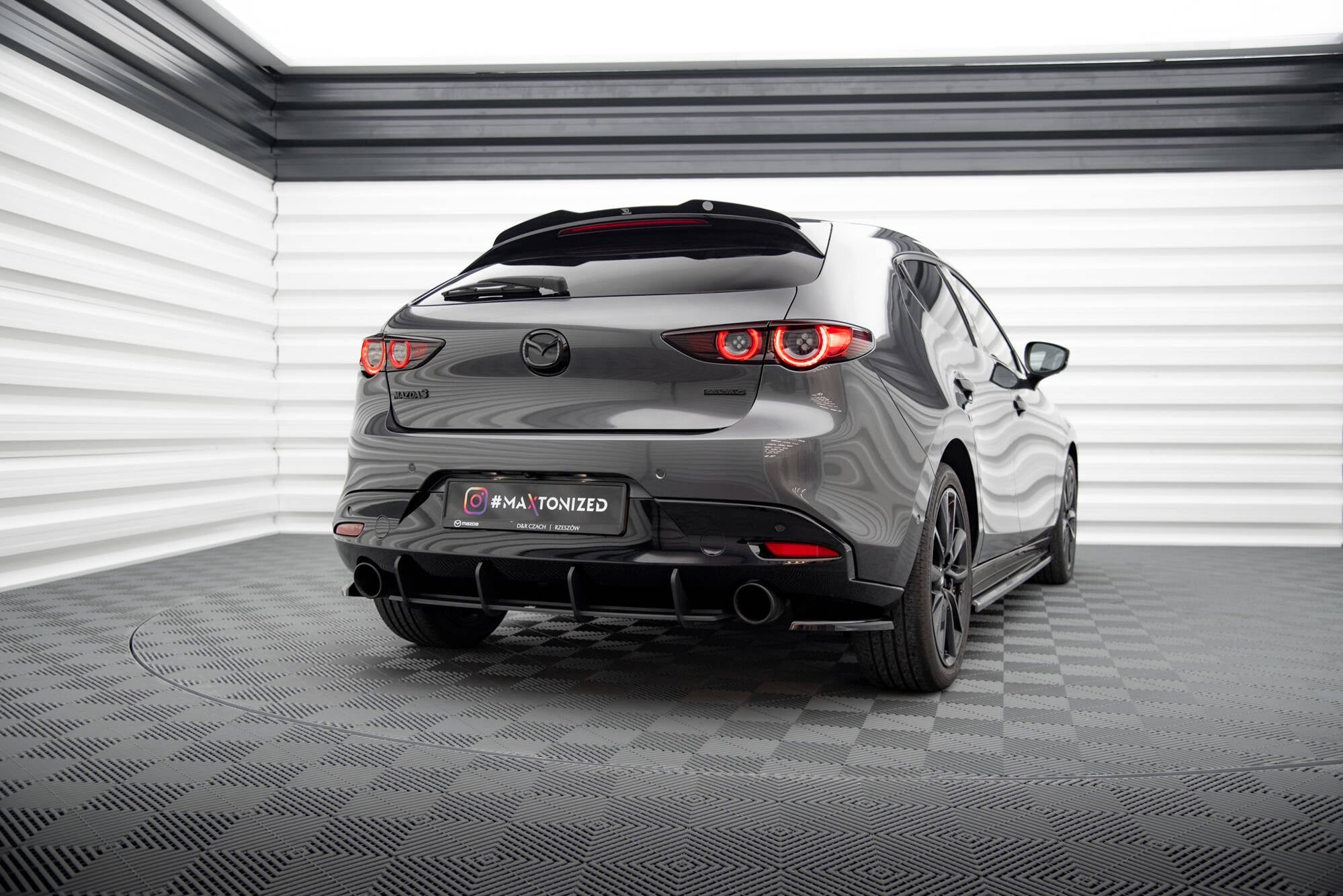 Maxton Design Extensión de alerón para Mazda 3 Mk4 - imagen 1