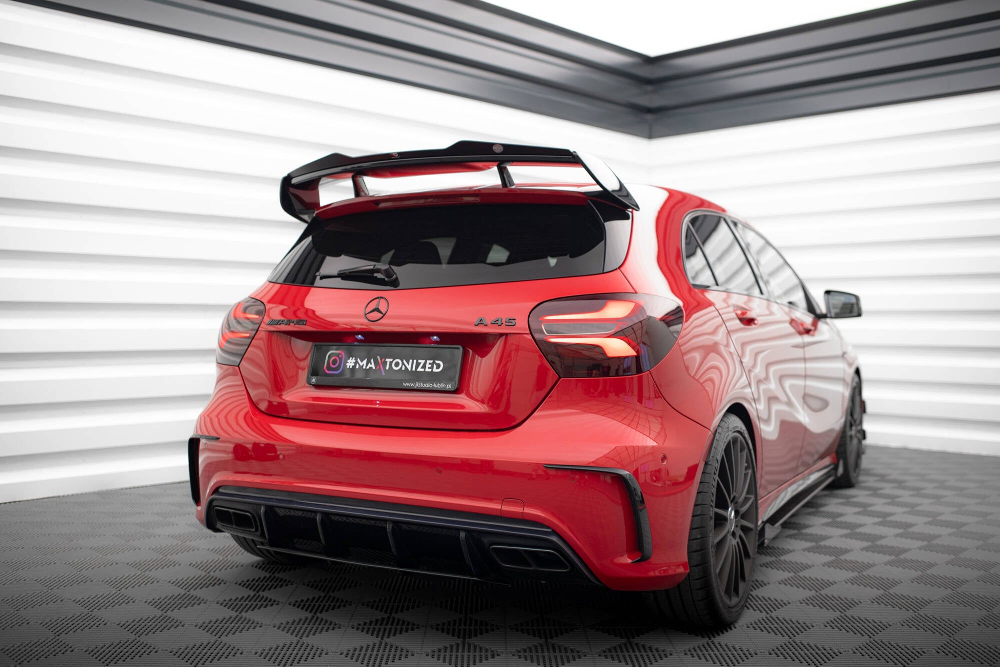 Maxton Design Extensión de alerón para Mercedes A W176 AMG Facelift - imagen 2