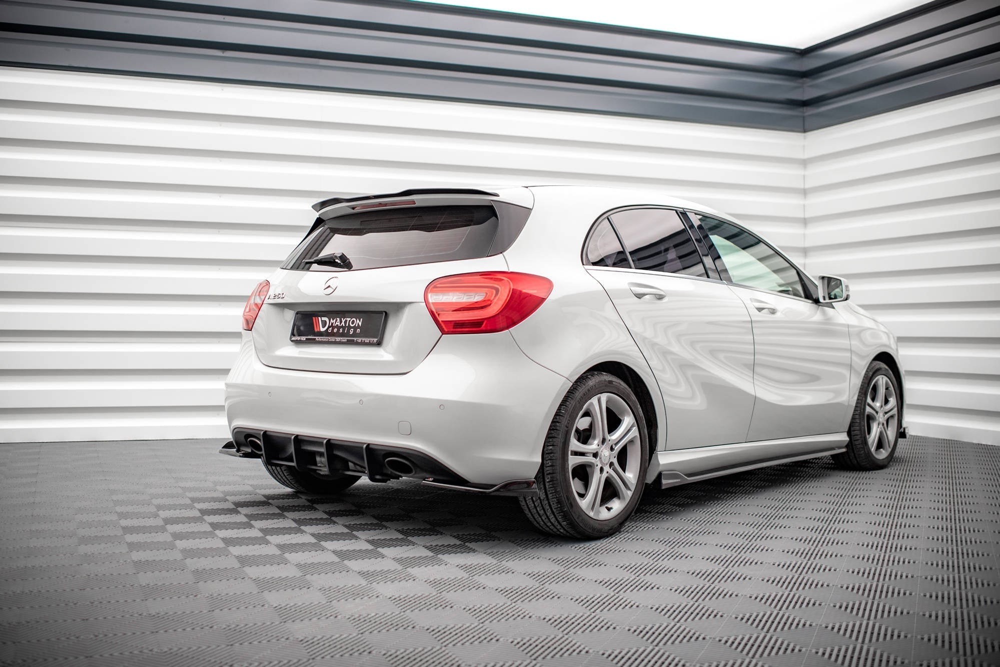 Maxton Design Extensión de alerón para Mercedes-Benz A W176 - imagen 2