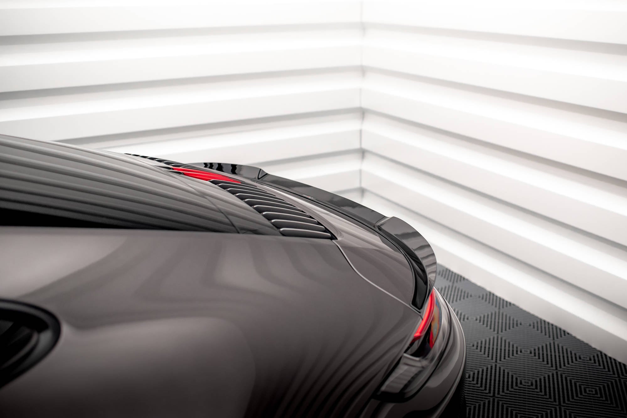 Maxton Design Extensión de alerón para Porsche 911 Carrera 4S 992 - imagen 5