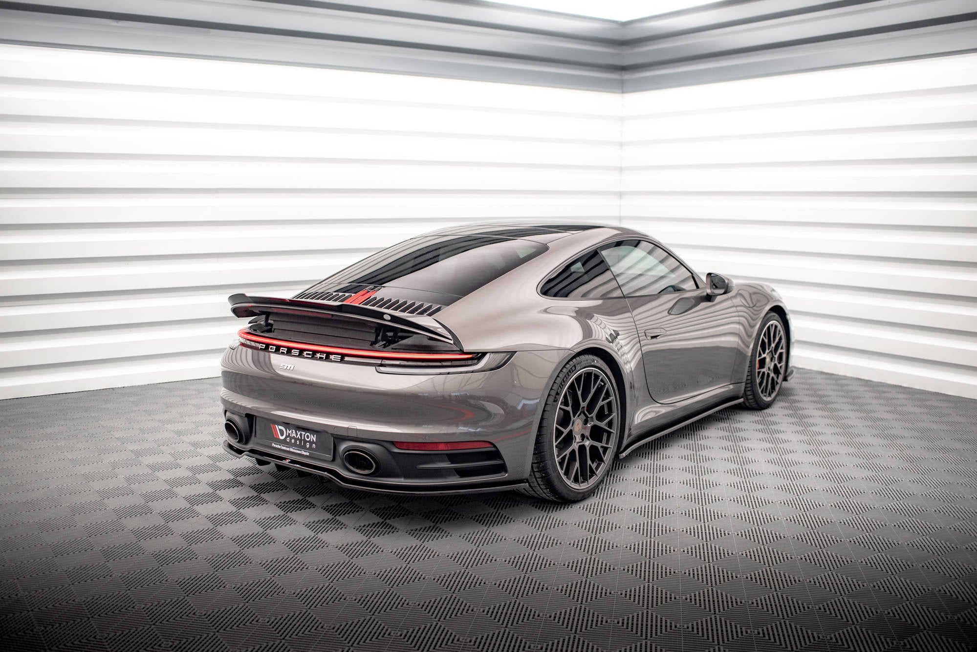 Maxton Design Extensión de alerón para Porsche 911 Carrera 4S 992 - imagen 2